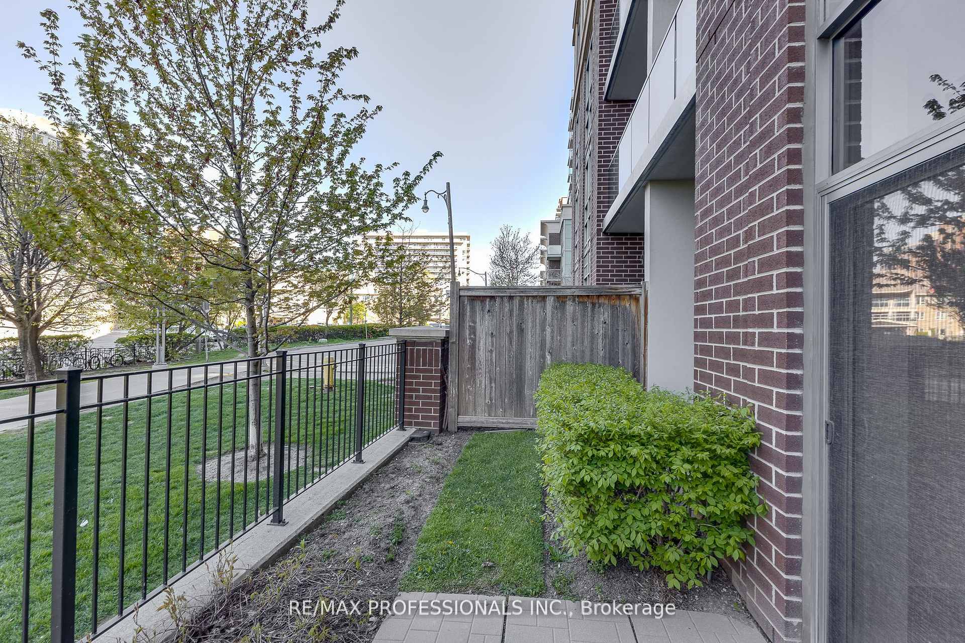 Photo 27 of Unit 101, 1 Michael Power Place, Etobicoke, Islington-City Centre West — HOMEH