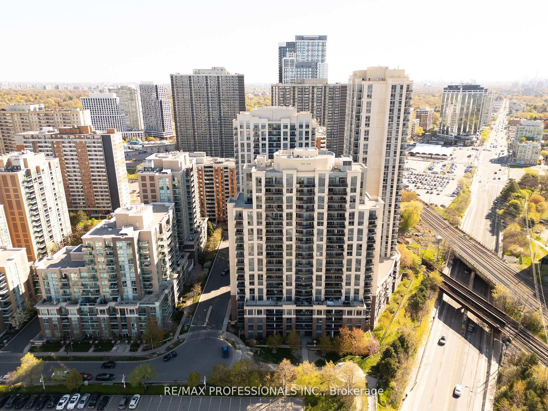 Photo 38 of Unit 101, 1 Michael Power Place, Etobicoke, Islington-City Centre West — HOMEH