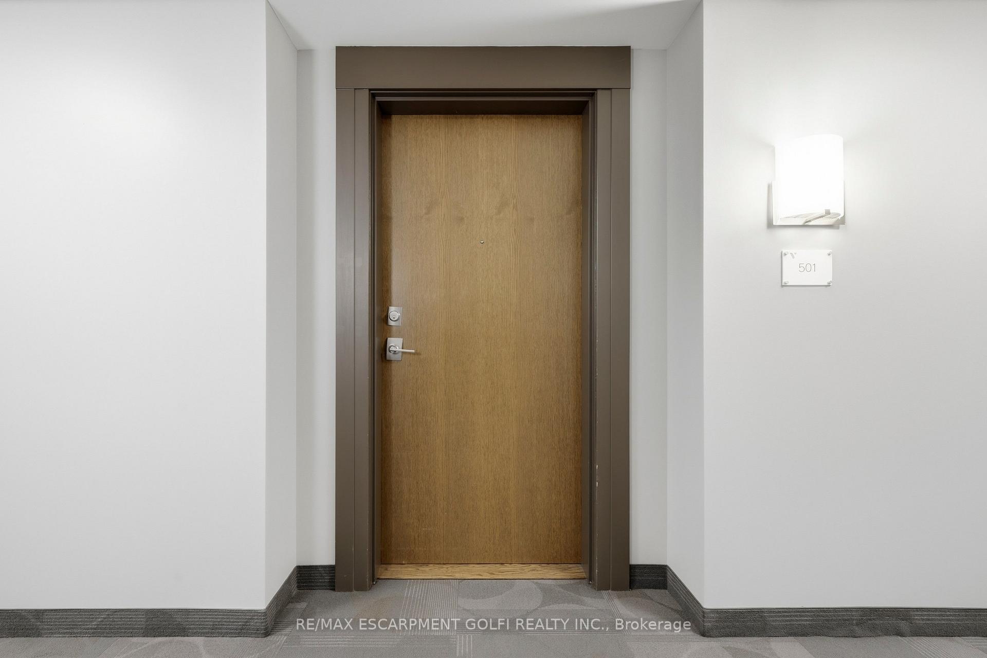 Photo 5 of Unit 501, 30 Hamilton Street S, Hamilton, Waterdown — HOMEH
