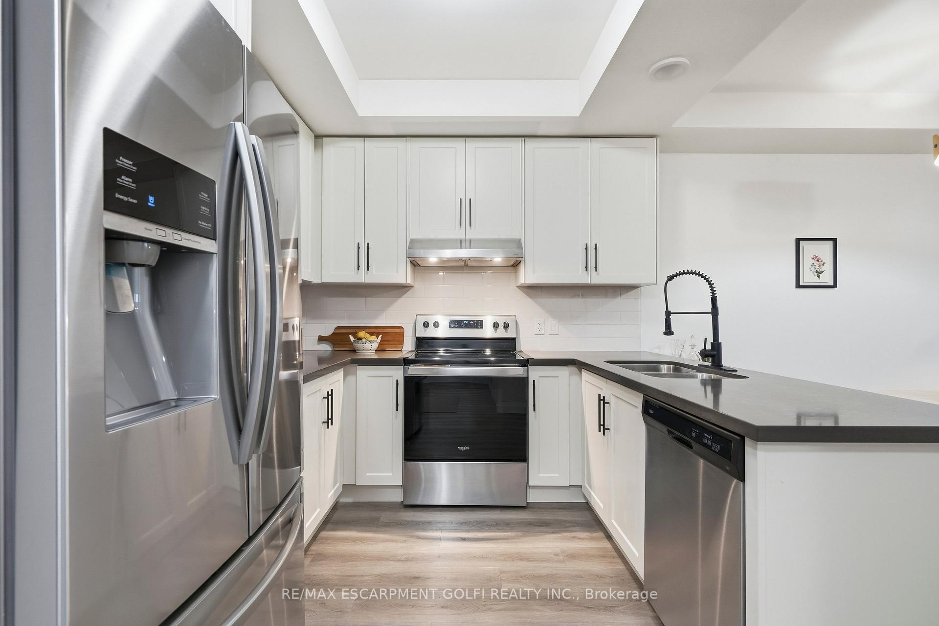 Photo 7 of Unit 501, 30 Hamilton Street S, Hamilton, Waterdown — HOMEH