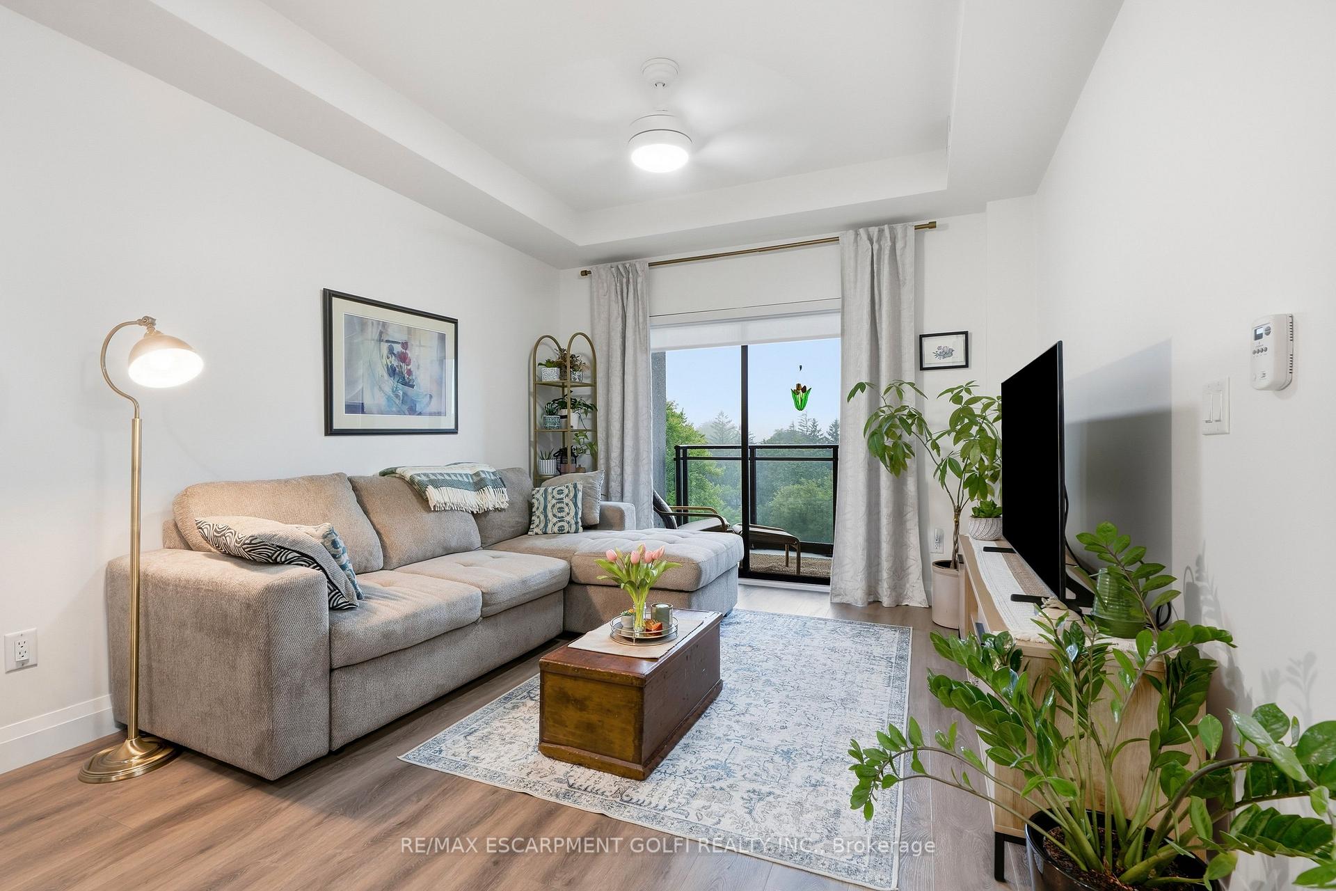 Photo 9 of Unit 501, 30 Hamilton Street S, Hamilton, Waterdown — HOMEH