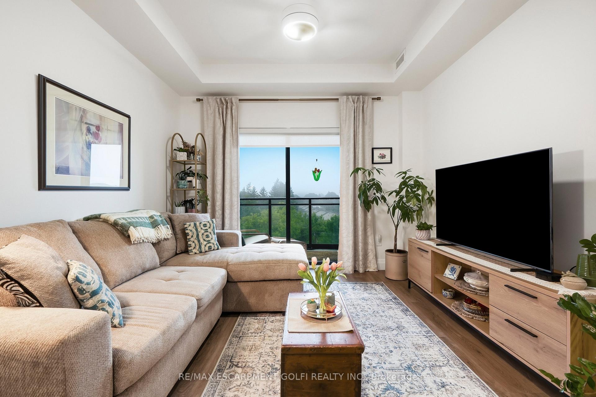 Photo 10 of Unit 501, 30 Hamilton Street S, Hamilton, Waterdown — HOMEH