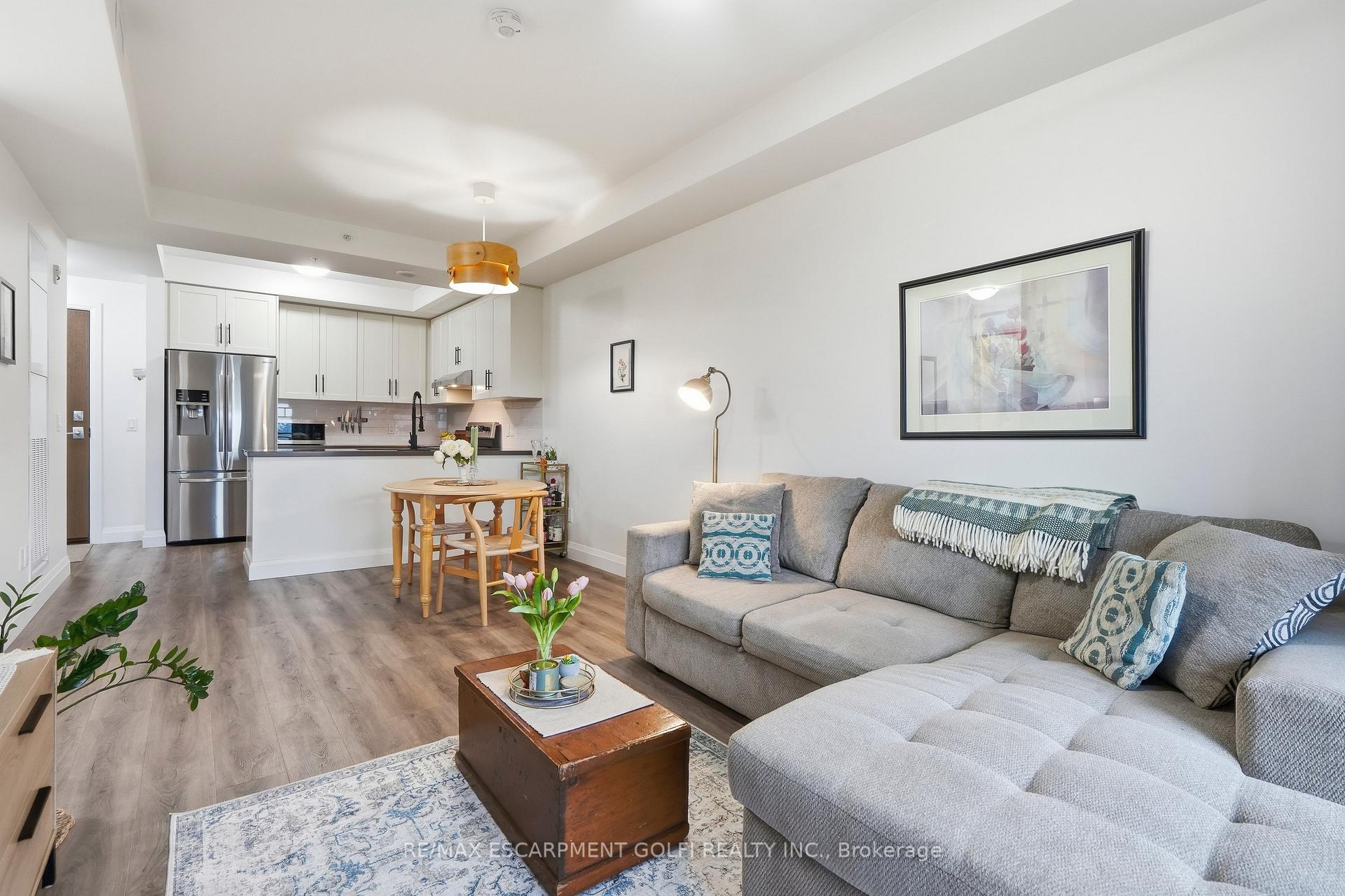Photo 13 of Unit 501, 30 Hamilton Street S, Hamilton, Waterdown — HOMEH