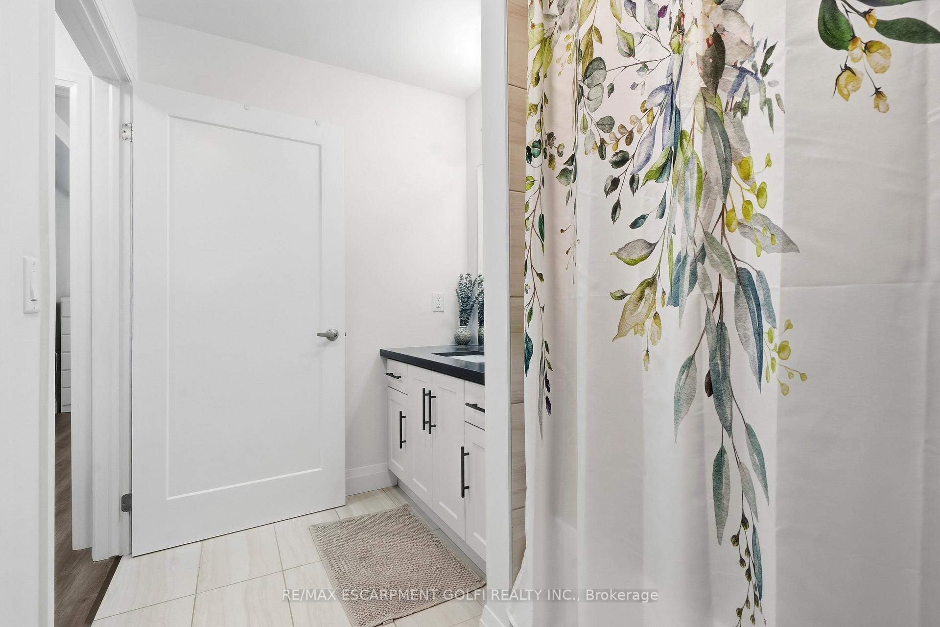Photo 22 of Unit 501, 30 Hamilton Street S, Hamilton, Waterdown — HOMEH