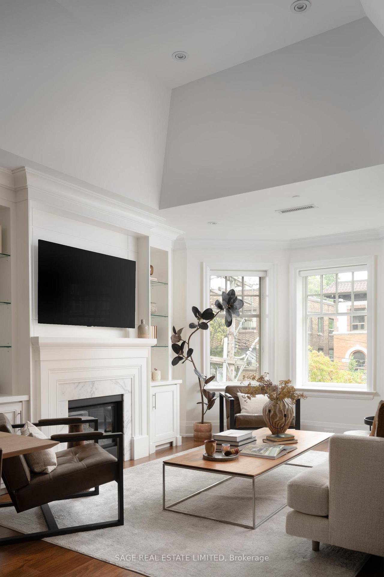 Photo 5 of Unit 3D, 319 Lonsdale Road, Toronto, Casa Loma — HOMEH