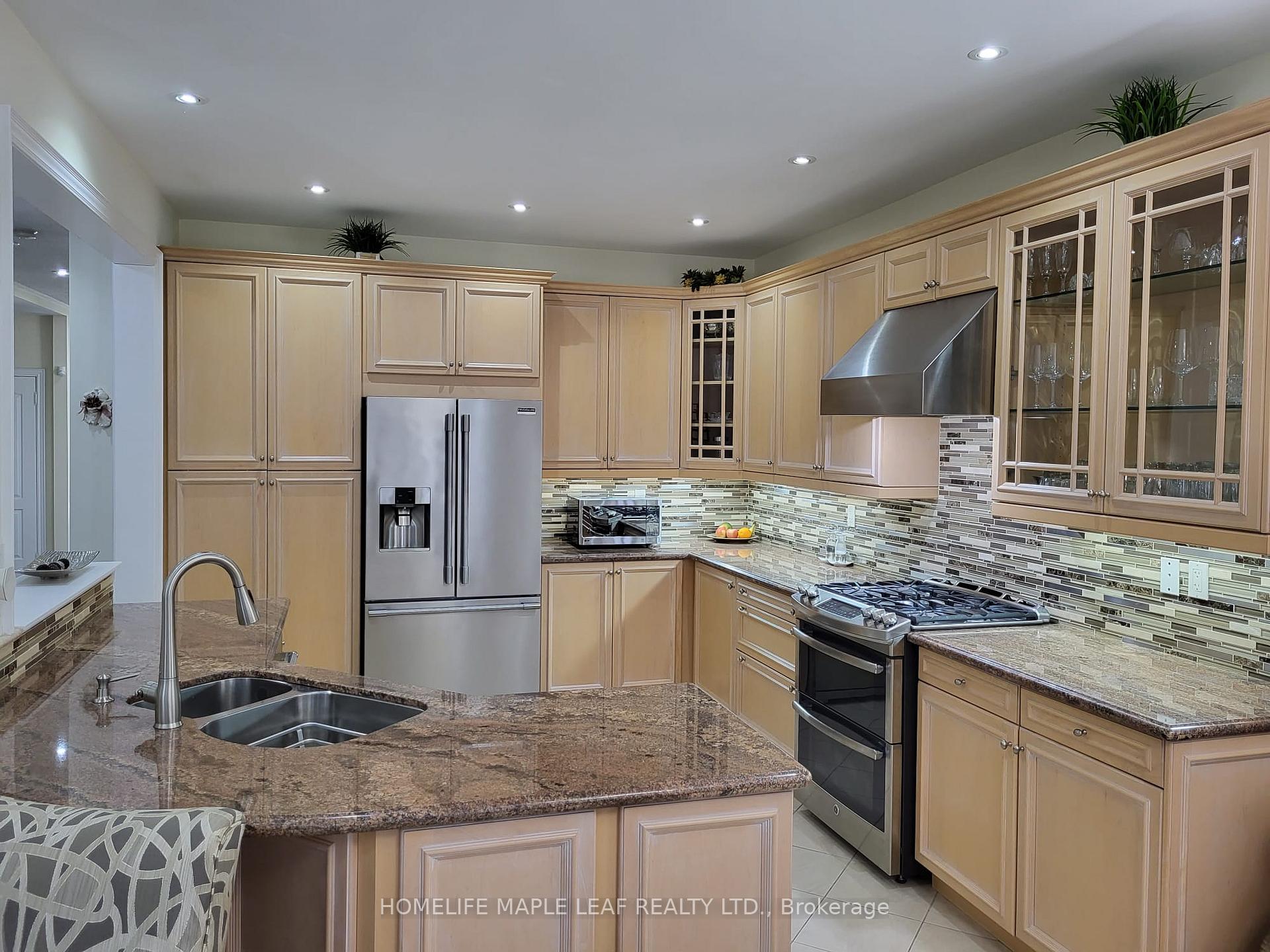 Photo 7 of 69 Huntspoint Drive, Brampton, Bram East — HOMEH