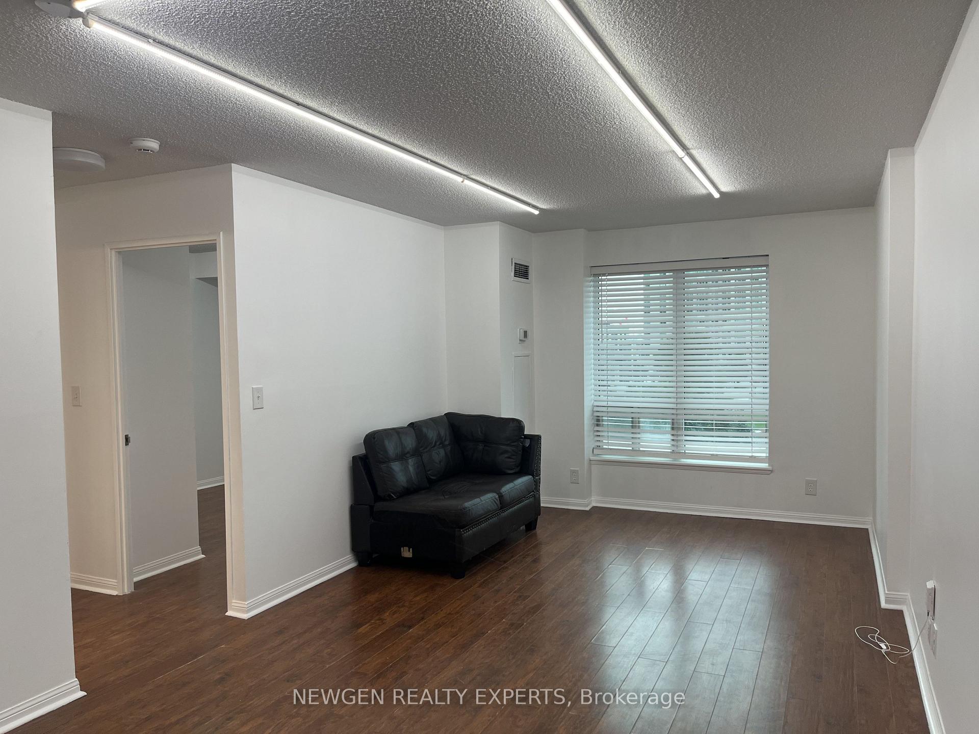 Photo 6 of Unit 303, 8 Lee Centre Drive, Scarborough, Woburn — HOMEH