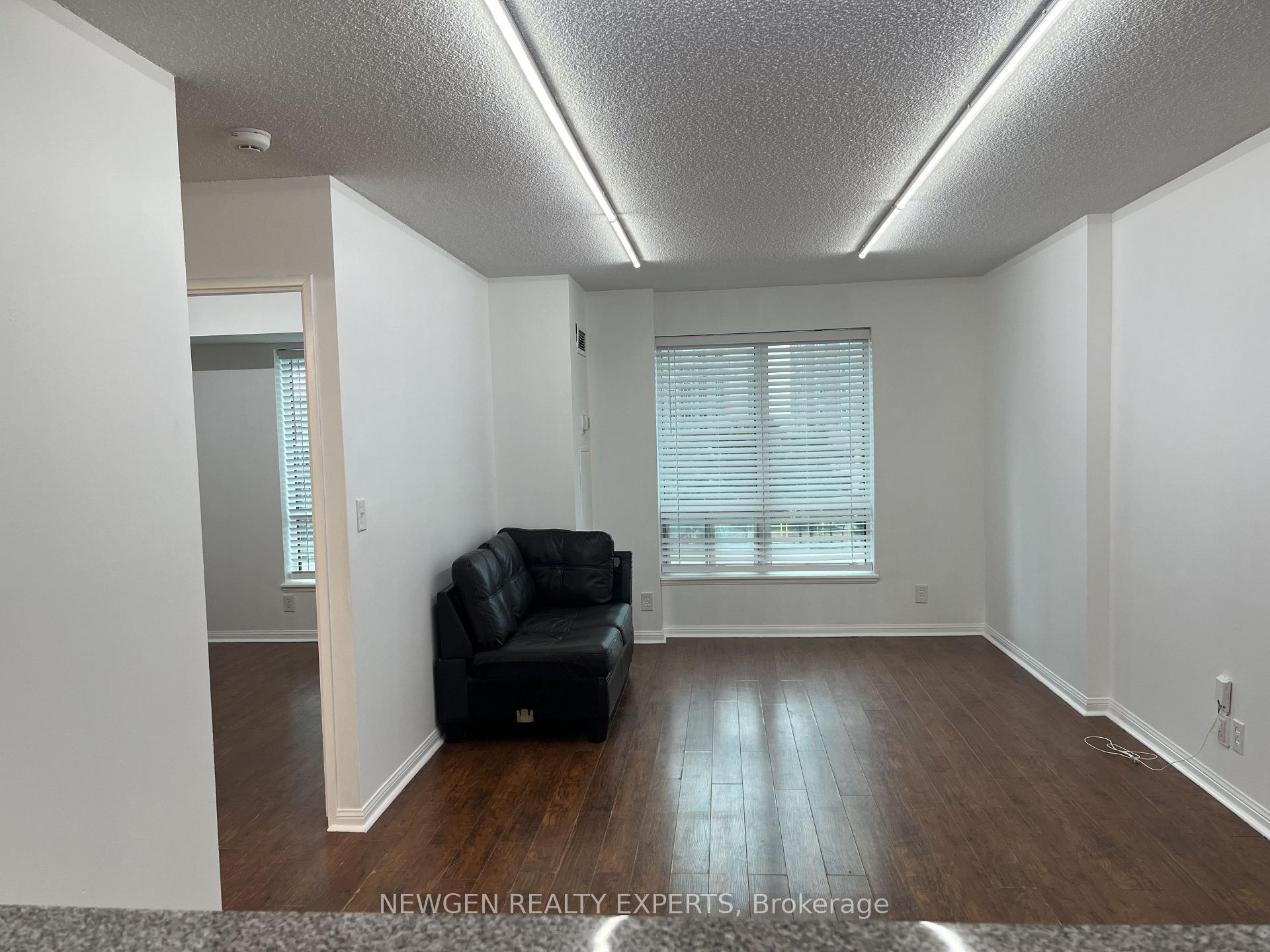 Photo 8 of Unit 303, 8 Lee Centre Drive, Scarborough, Woburn — HOMEH