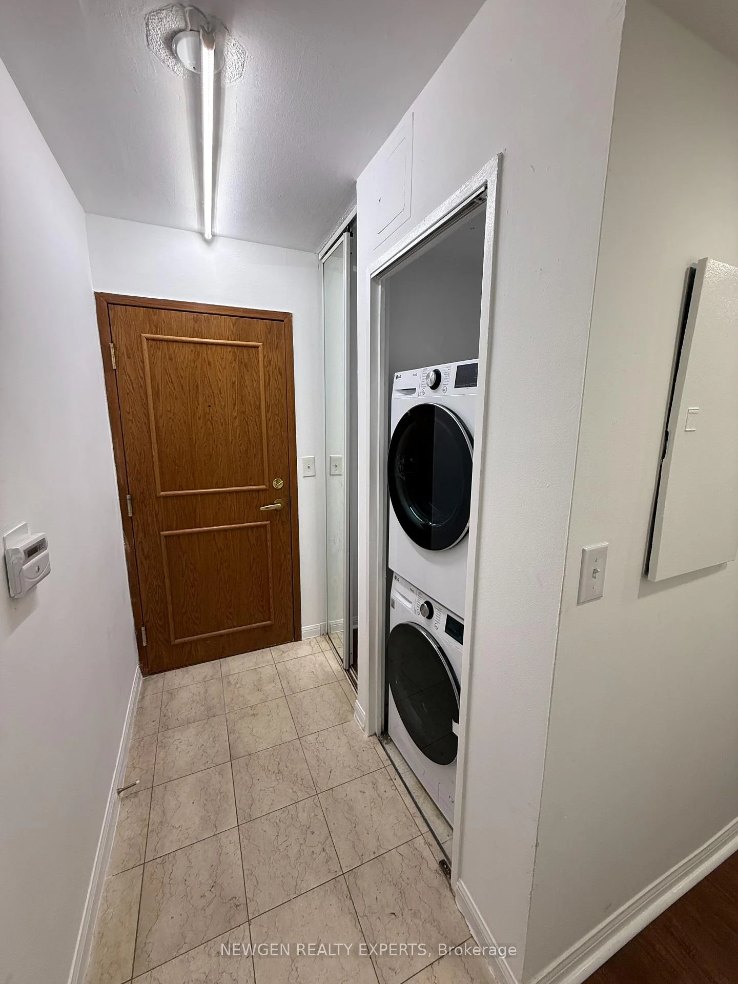 Photo 3 of Unit 303, 8 Lee Centre Drive, Scarborough, Woburn — HOMEH