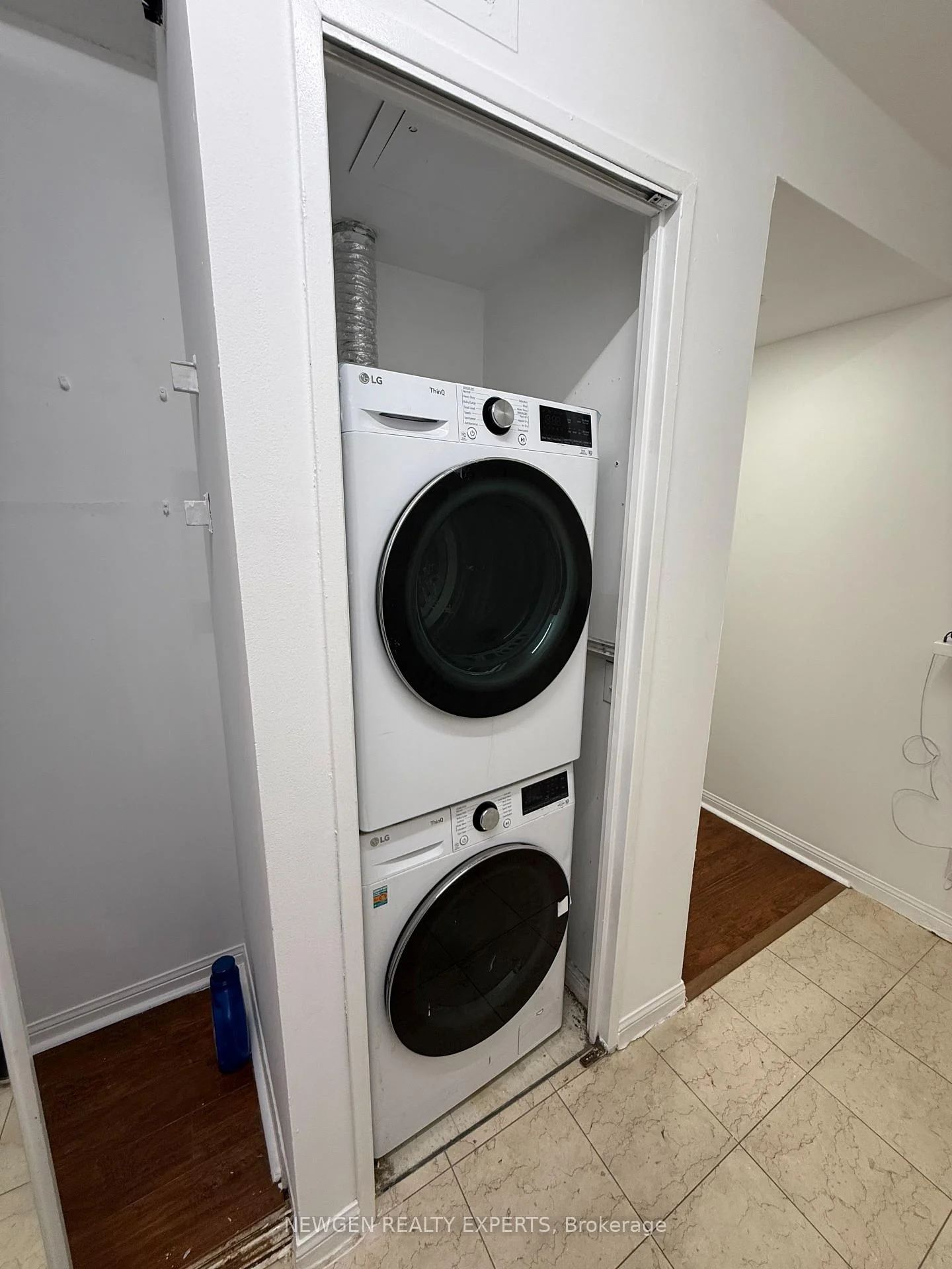 Photo 4 of Unit 303, 8 Lee Centre Drive, Scarborough, Woburn — HOMEH