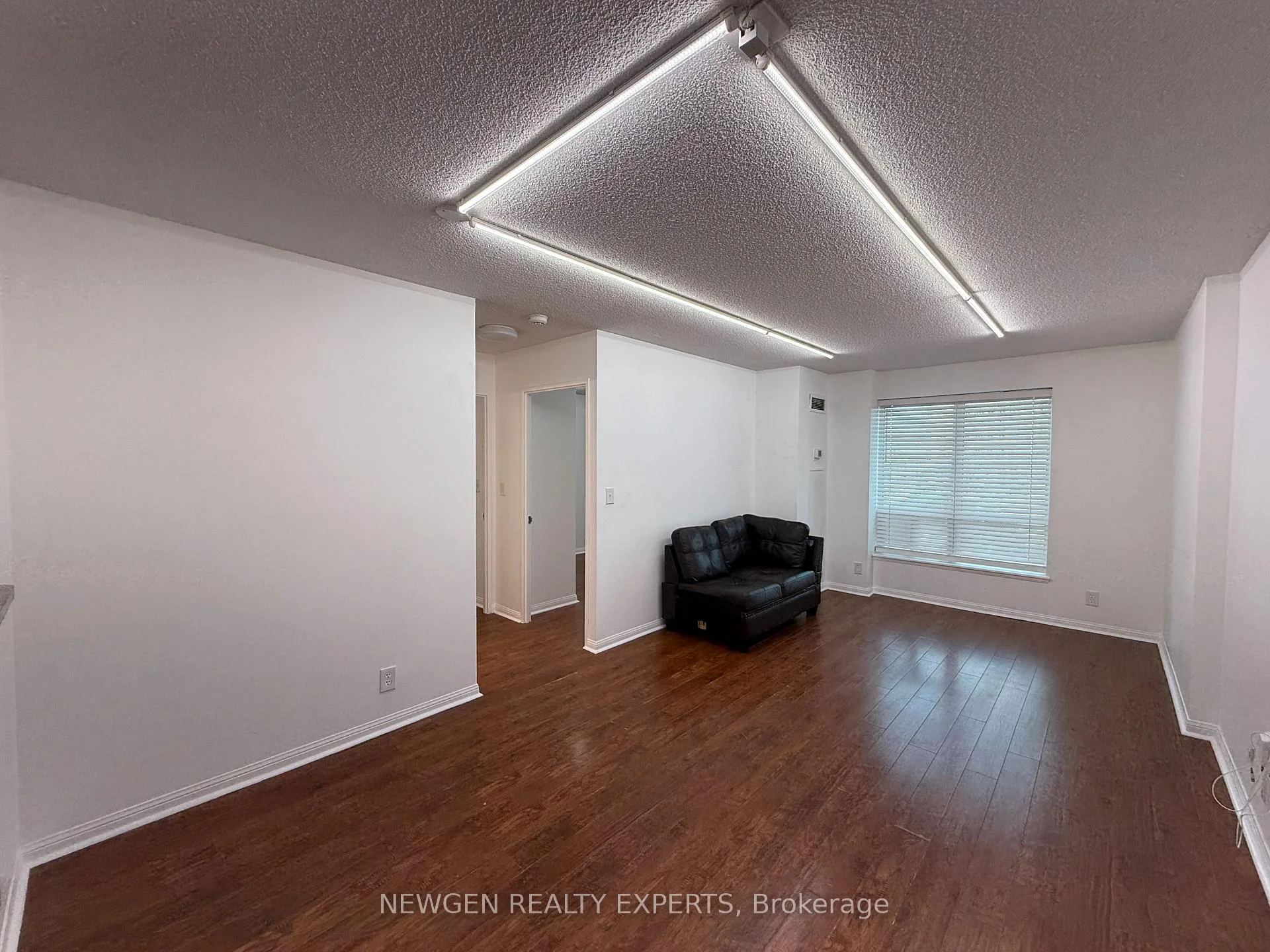 Photo 19 of Unit 303, 8 Lee Centre Drive, Scarborough, Woburn — HOMEH