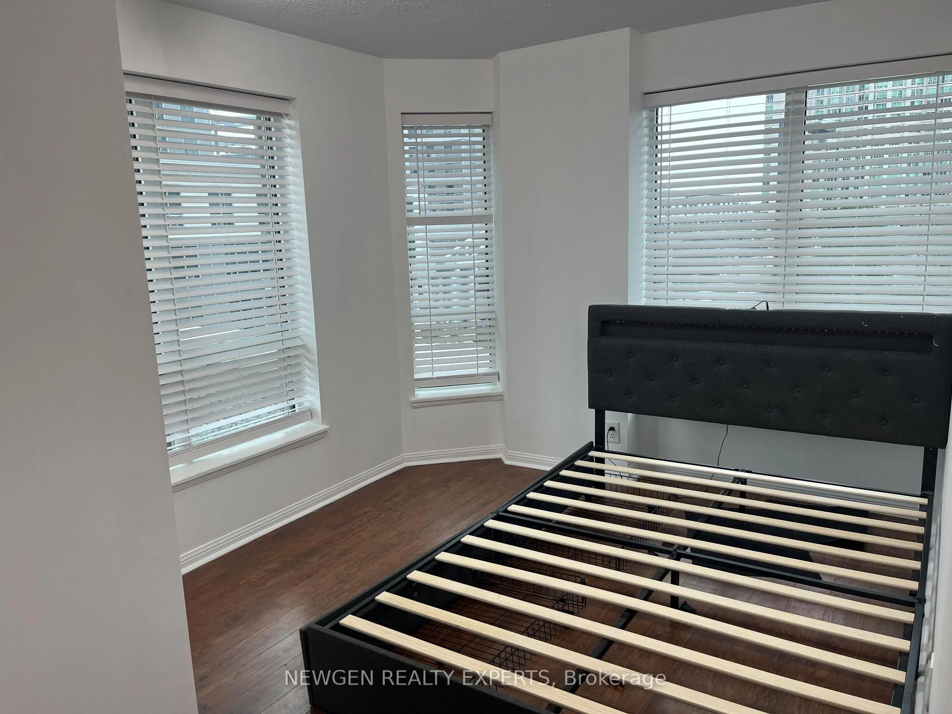 Photo 22 of Unit 303, 8 Lee Centre Drive, Scarborough, Woburn — HOMEH
