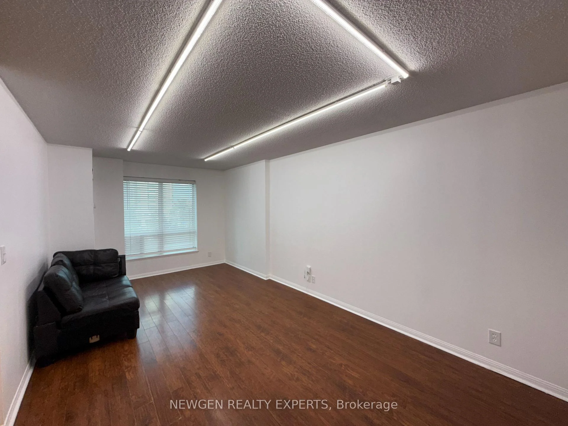 Photo 23 of Unit 303, 8 Lee Centre Drive, Scarborough, Woburn — HOMEH