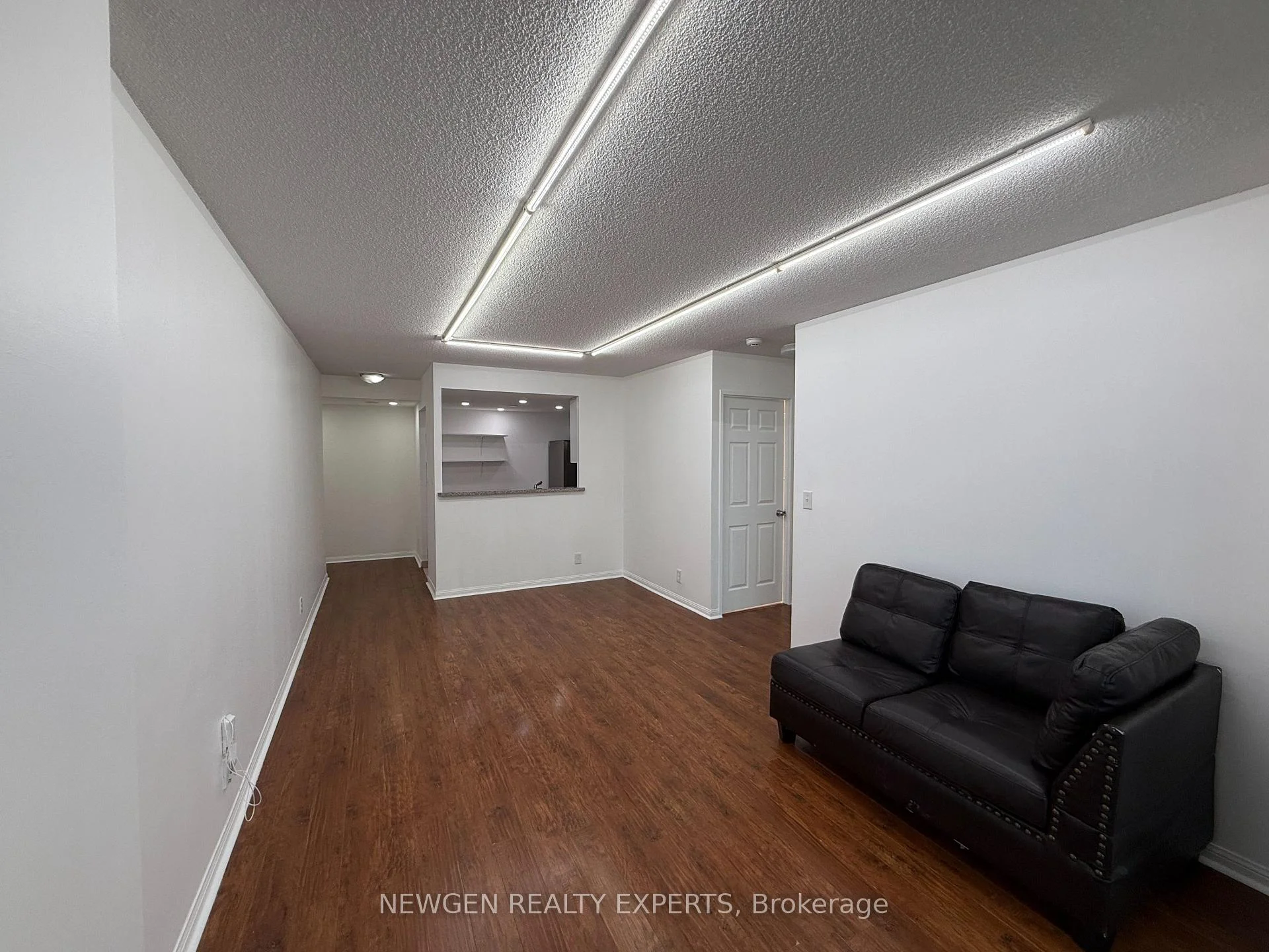 Photo 25 of Unit 303, 8 Lee Centre Drive, Scarborough, Woburn — HOMEH