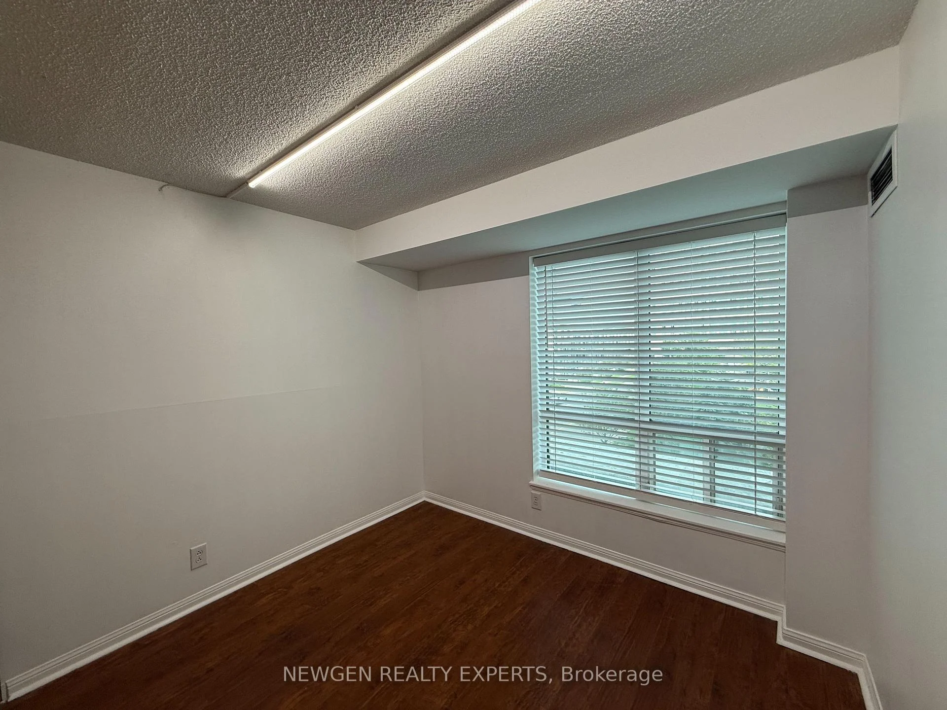 Photo 26 of Unit 303, 8 Lee Centre Drive, Scarborough, Woburn — HOMEH