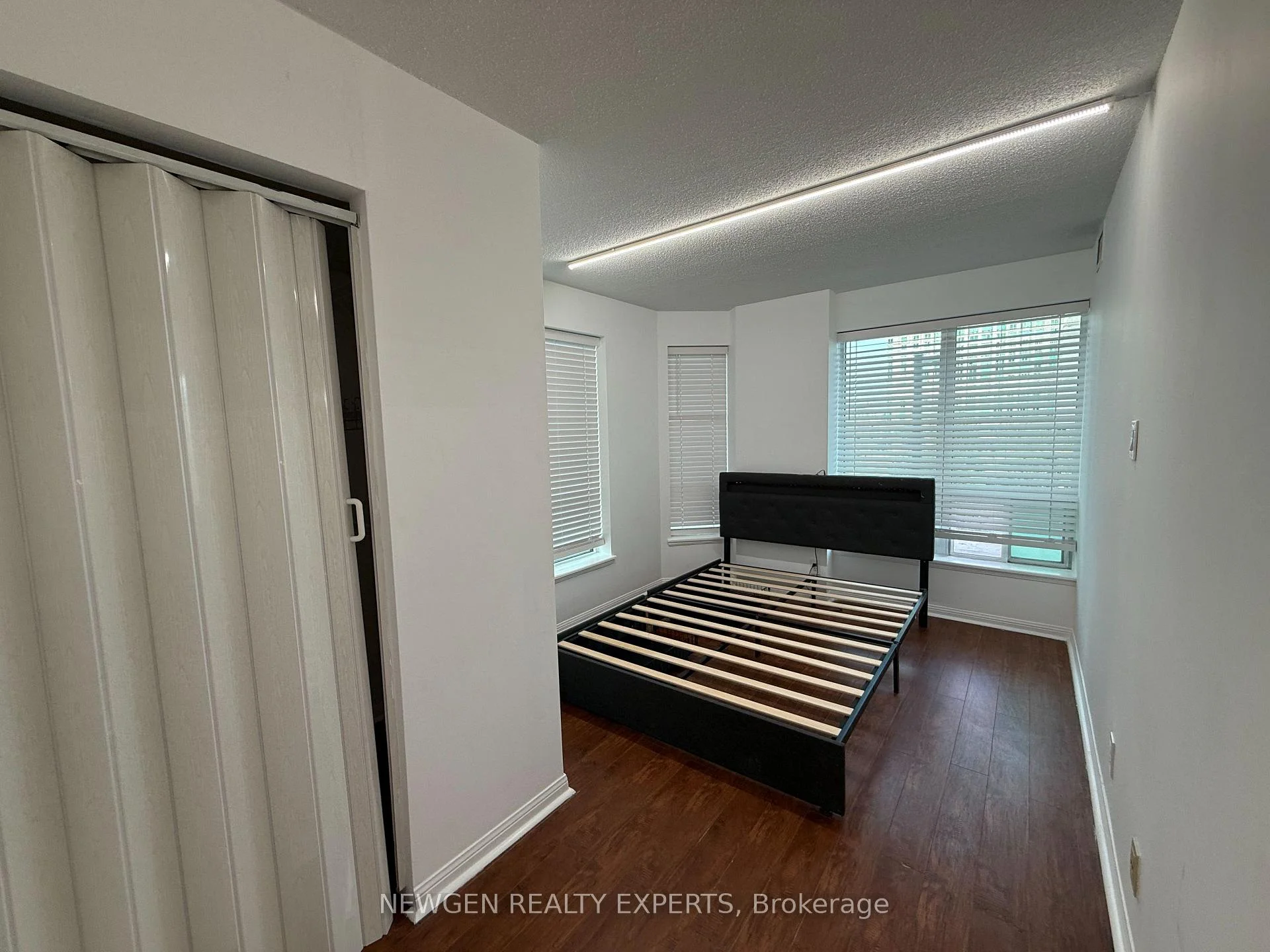 Photo 29 of Unit 303, 8 Lee Centre Drive, Scarborough, Woburn — HOMEH