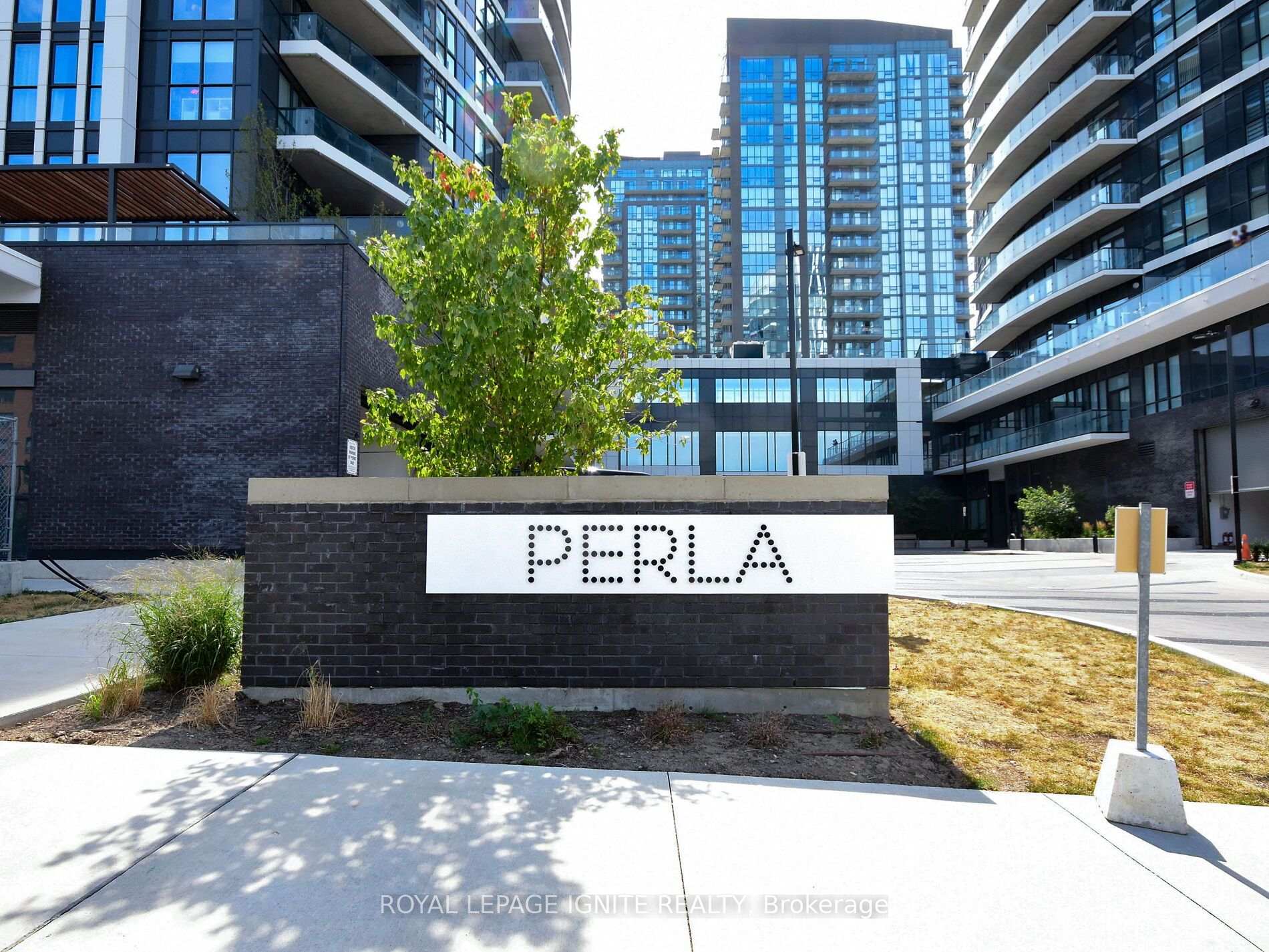 Photo 3 of Unit 2811, 35 Watergarden Drive, Mississauga, Hurontario — HOMEH