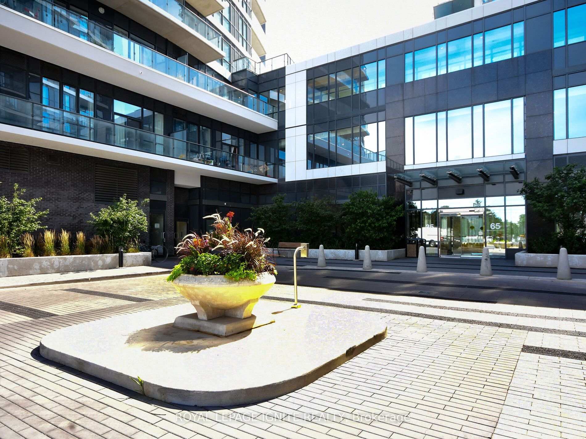 Photo 5 of Unit 2811, 35 Watergarden Drive, Mississauga, Hurontario — HOMEH