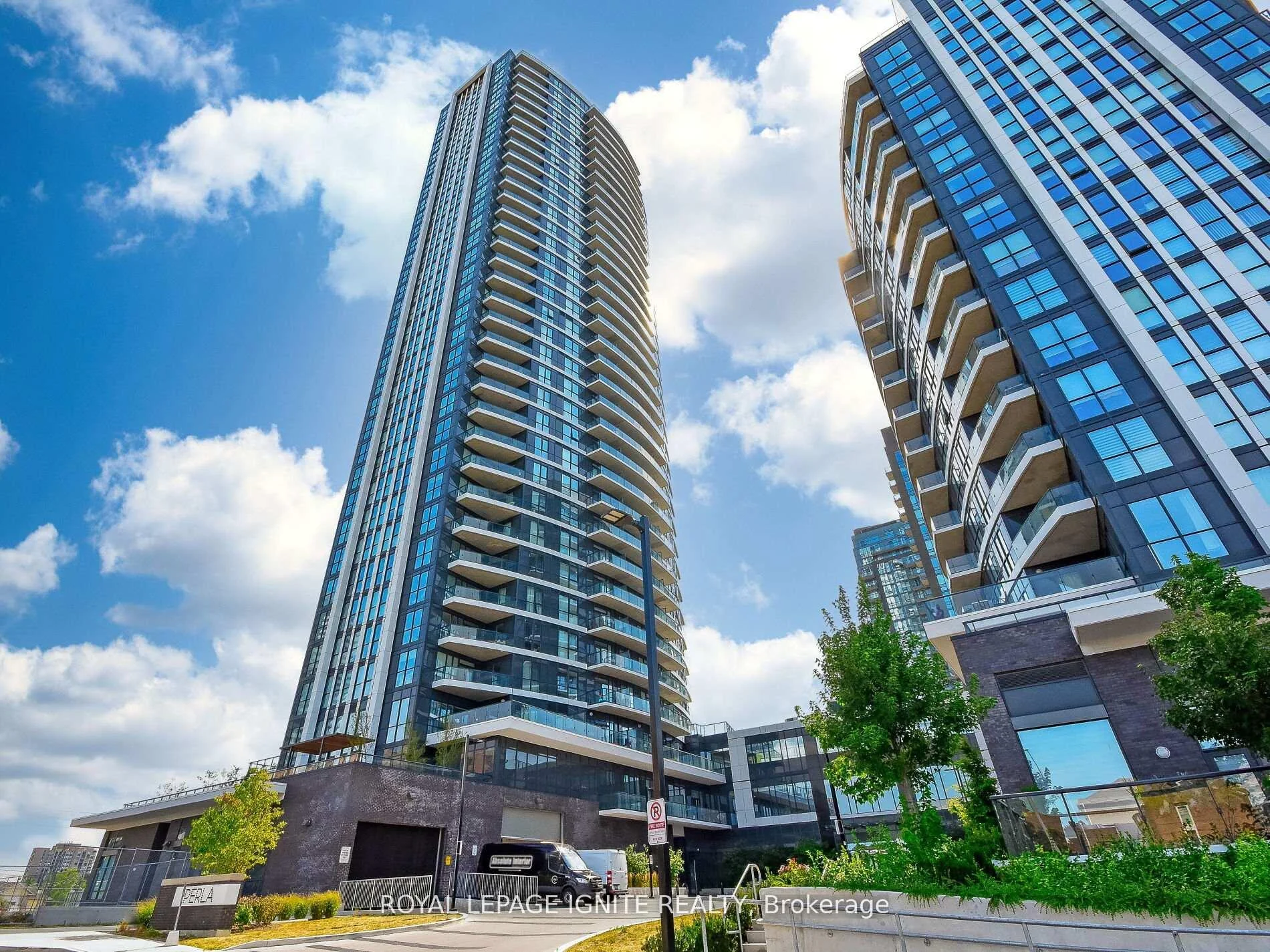 Photo 2 of Unit 2811, 35 Watergarden Drive, Mississauga, Hurontario — HOMEH