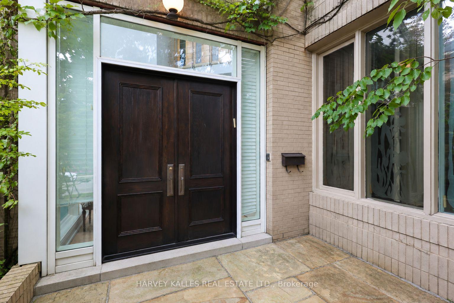 Photo 4 of 83 Hillmount Avenue, Toronto, Englemount-Lawrence — HOMEH