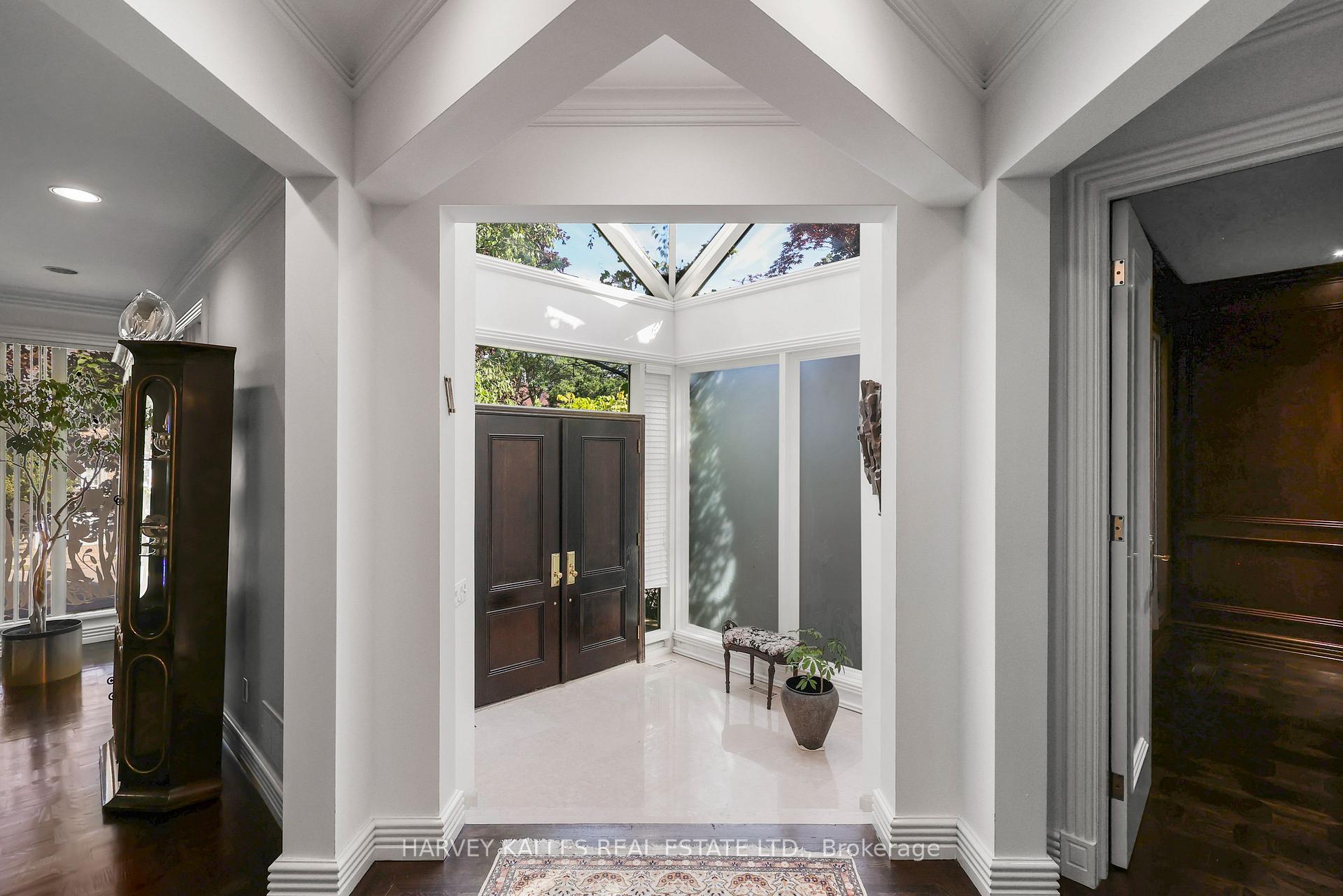 Photo 5 of 83 Hillmount Avenue, Toronto, Englemount-Lawrence — HOMEH
