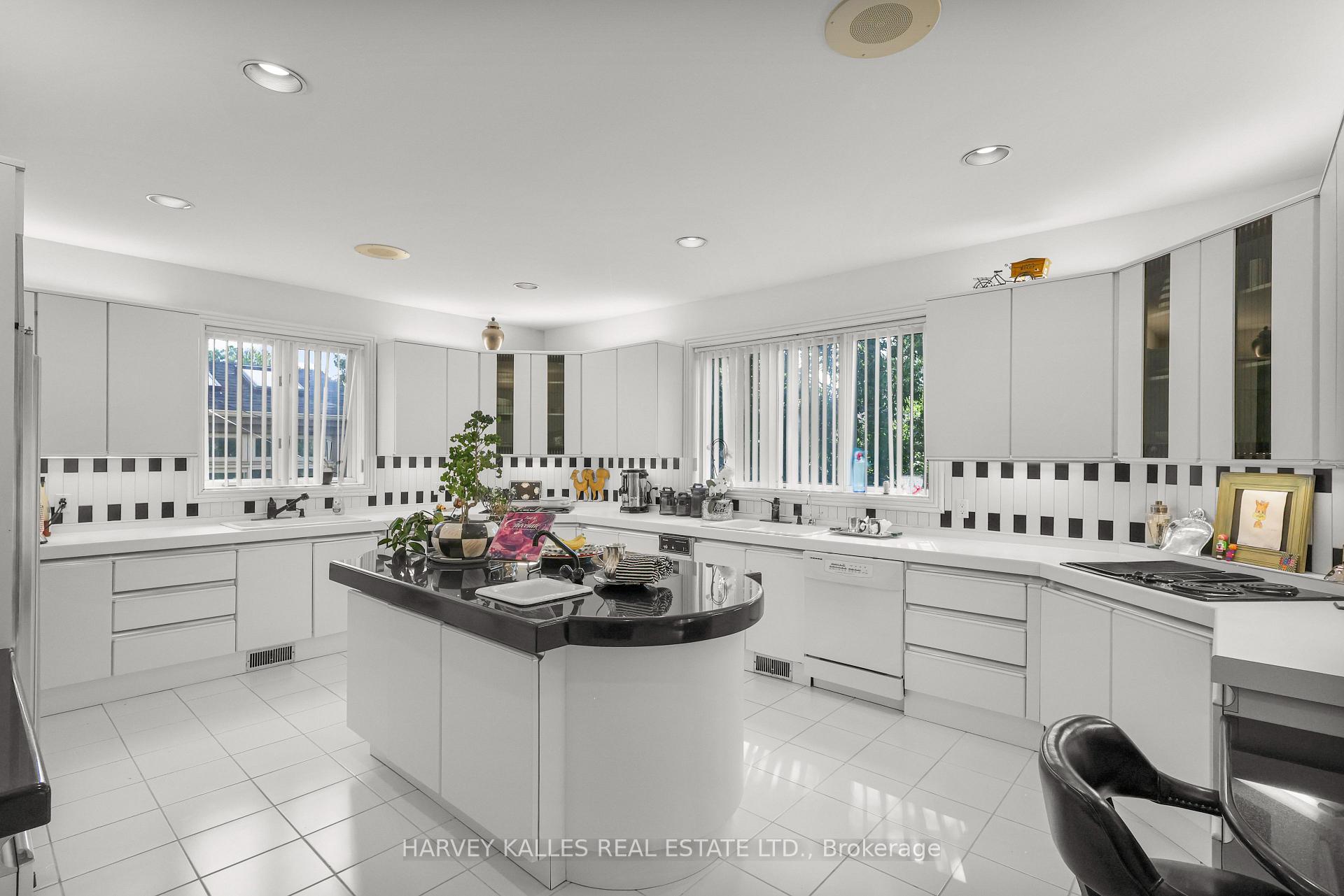 Photo 19 of 83 Hillmount Avenue, Toronto, Englemount-Lawrence — HOMEH