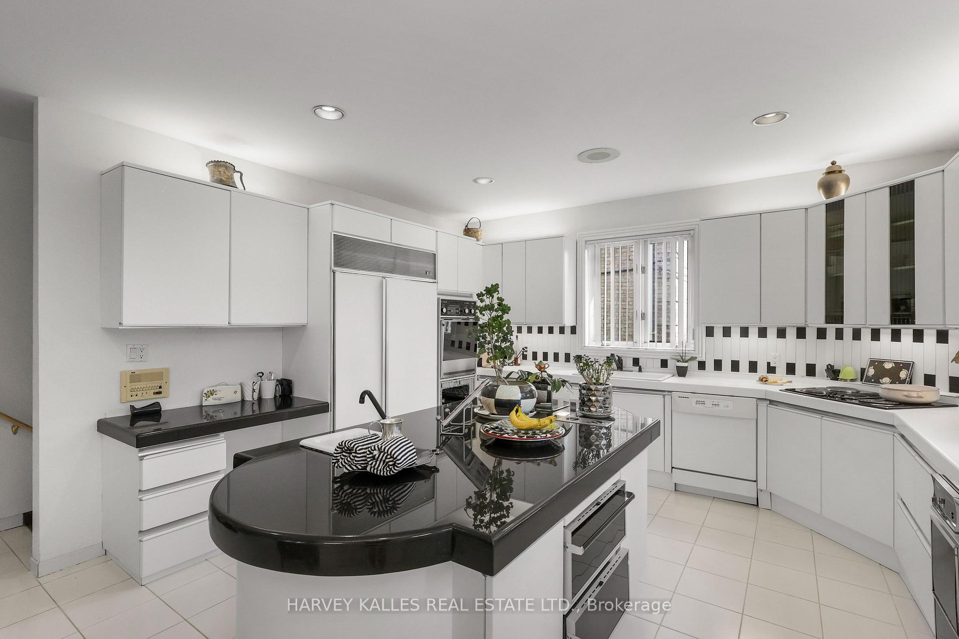 Photo 20 of 83 Hillmount Avenue, Toronto, Englemount-Lawrence — HOMEH