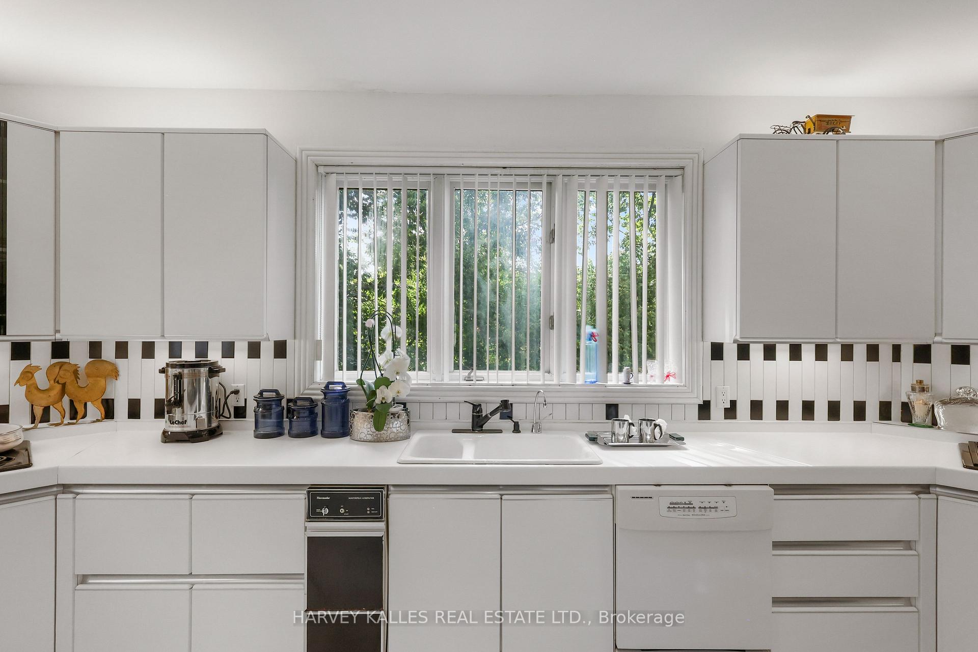 Photo 22 of 83 Hillmount Avenue, Toronto, Englemount-Lawrence — HOMEH