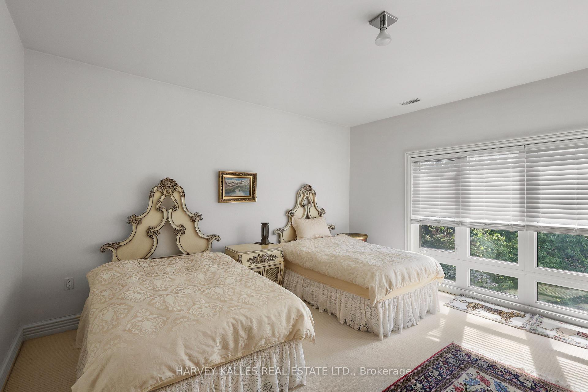 Photo 37 of 83 Hillmount Avenue, Toronto, Englemount-Lawrence — HOMEH