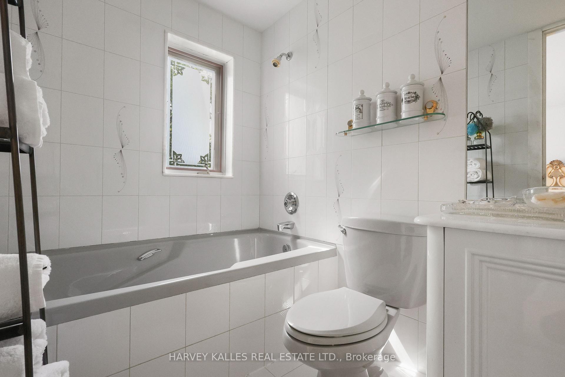 Photo 39 of 83 Hillmount Avenue, Toronto, Englemount-Lawrence — HOMEH