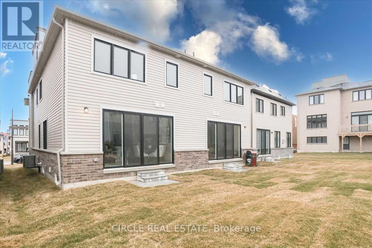 Photo 12 of 14 Clipper Lane, Clarington, Bowmanville — HOMEH