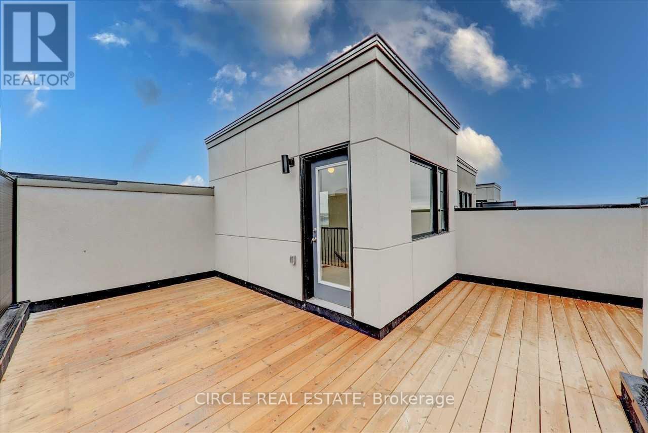 Photo 8 of 14 Clipper Lane, Clarington, Bowmanville — HOMEH