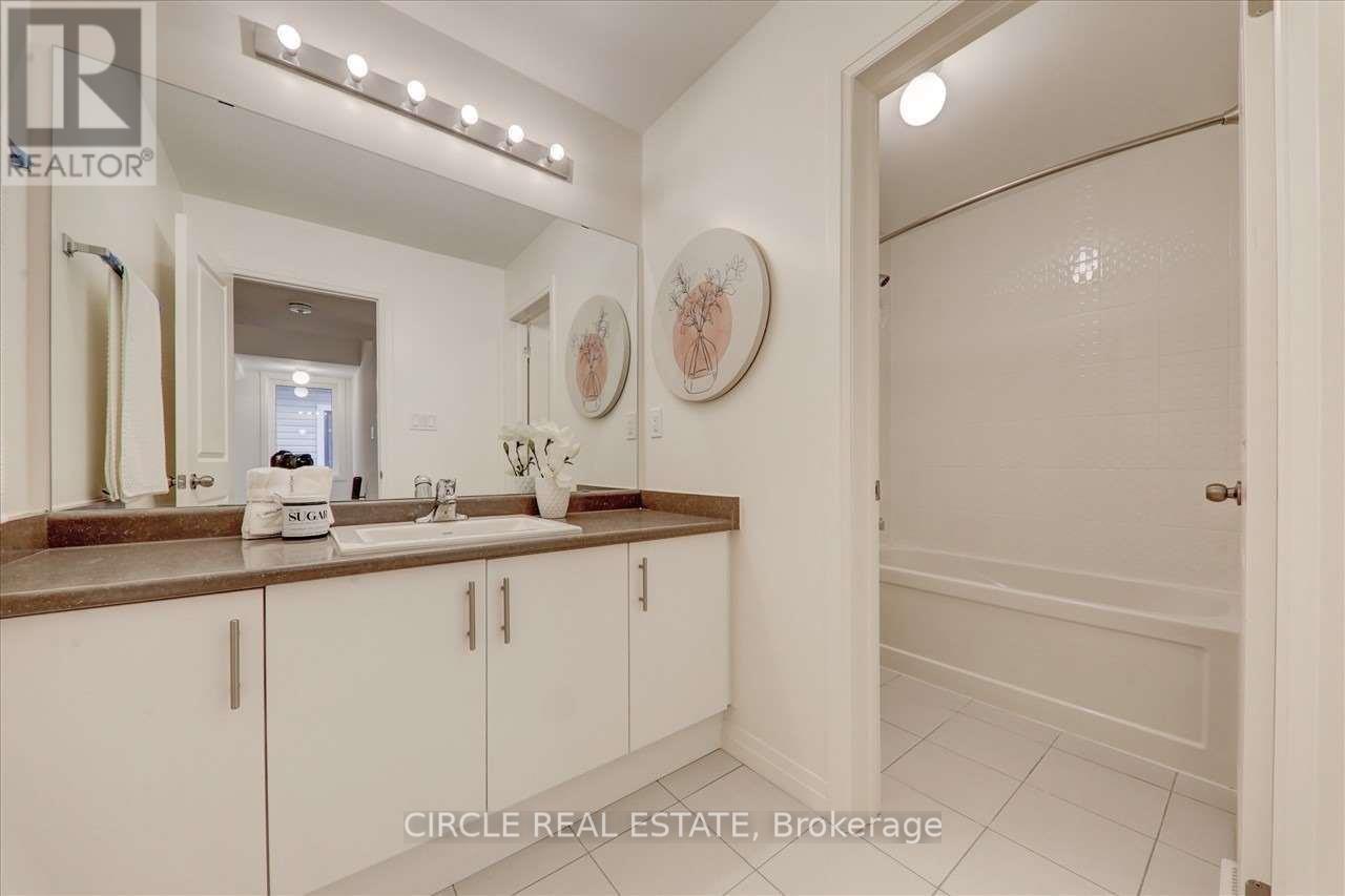 Photo 33 of 14 Clipper Lane, Clarington, Bowmanville — HOMEH