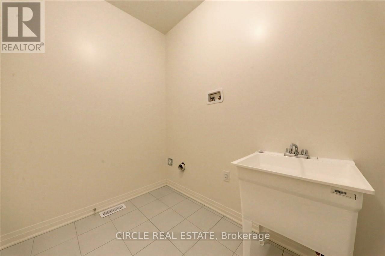 Photo 41 of 14 Clipper Lane, Clarington, Bowmanville — HOMEH