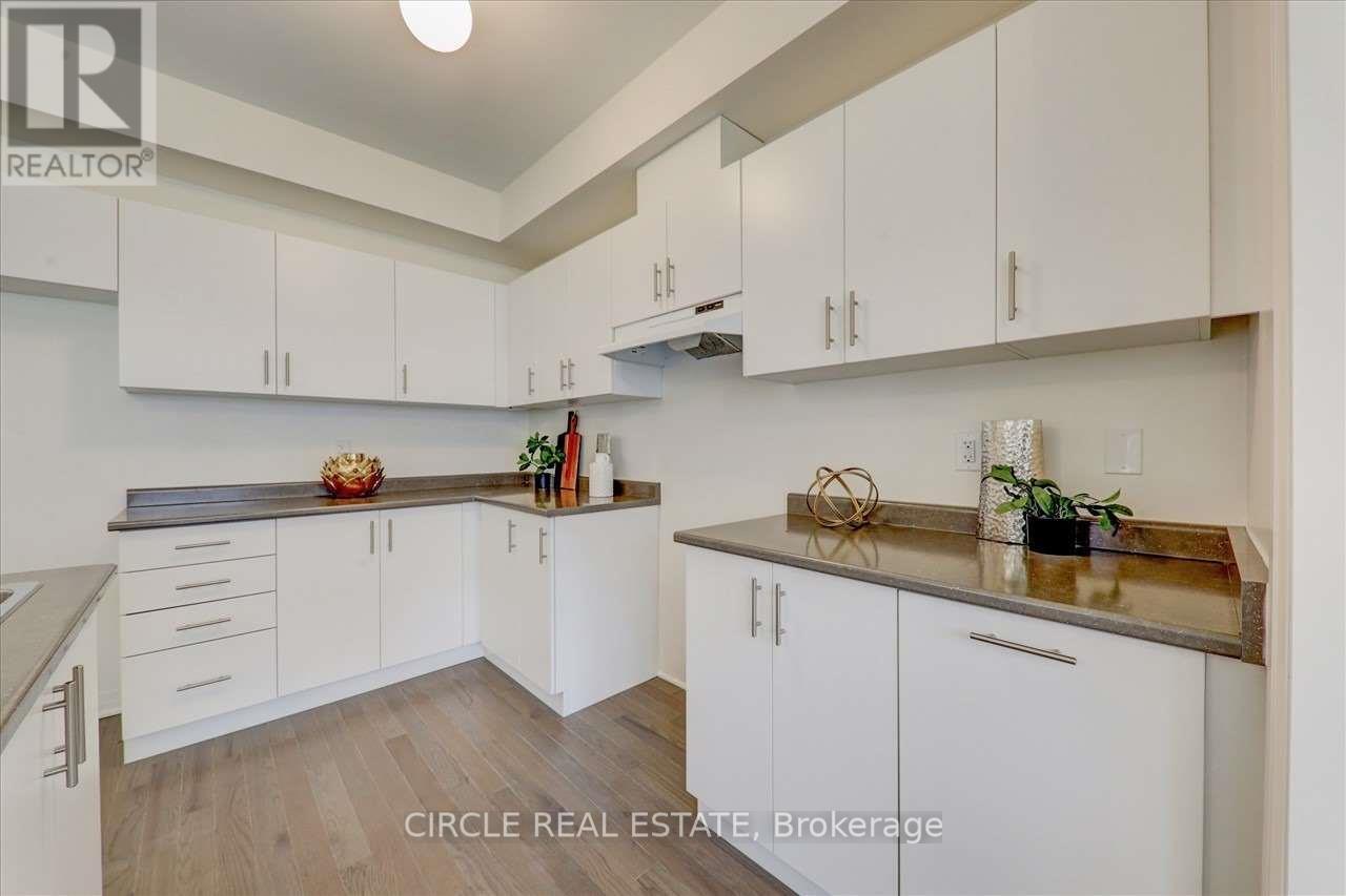 Photo 15 of 14 Clipper Lane, Clarington, Bowmanville — HOMEH