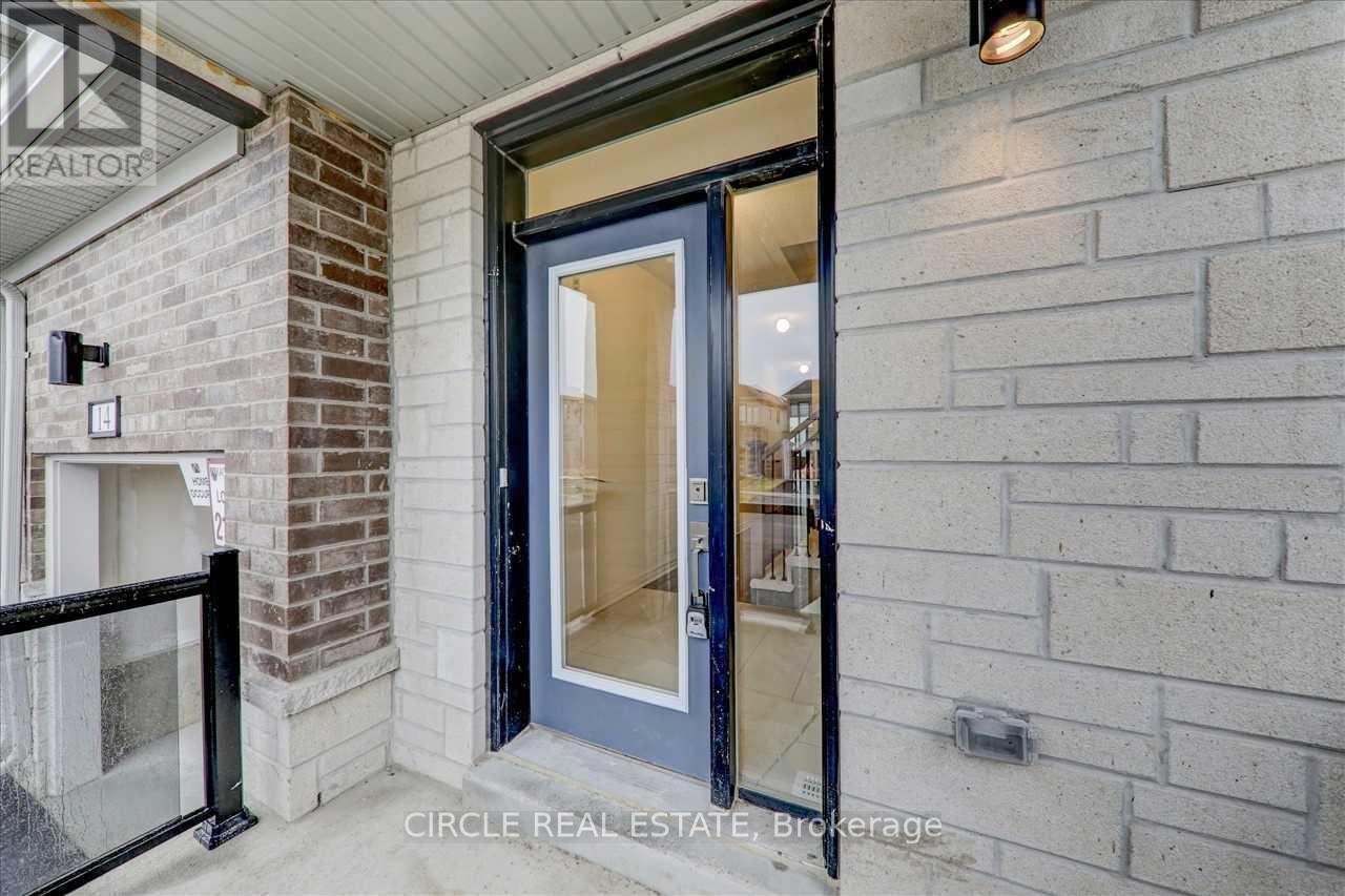 Photo 3 of 14 Clipper Lane, Clarington, Bowmanville — HOMEH