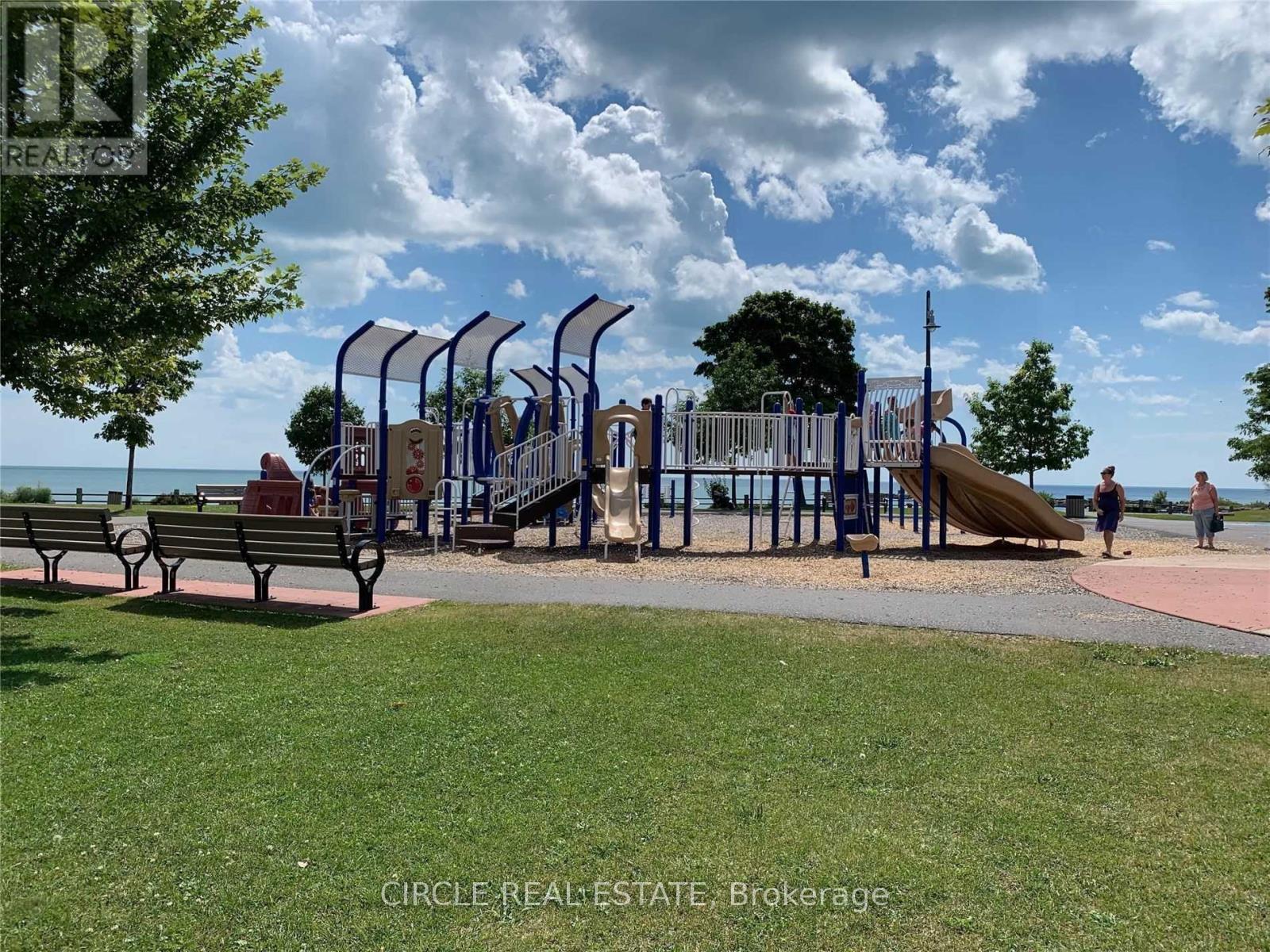 Photo 48 of 14 Clipper Lane, Clarington, Bowmanville — HOMEH