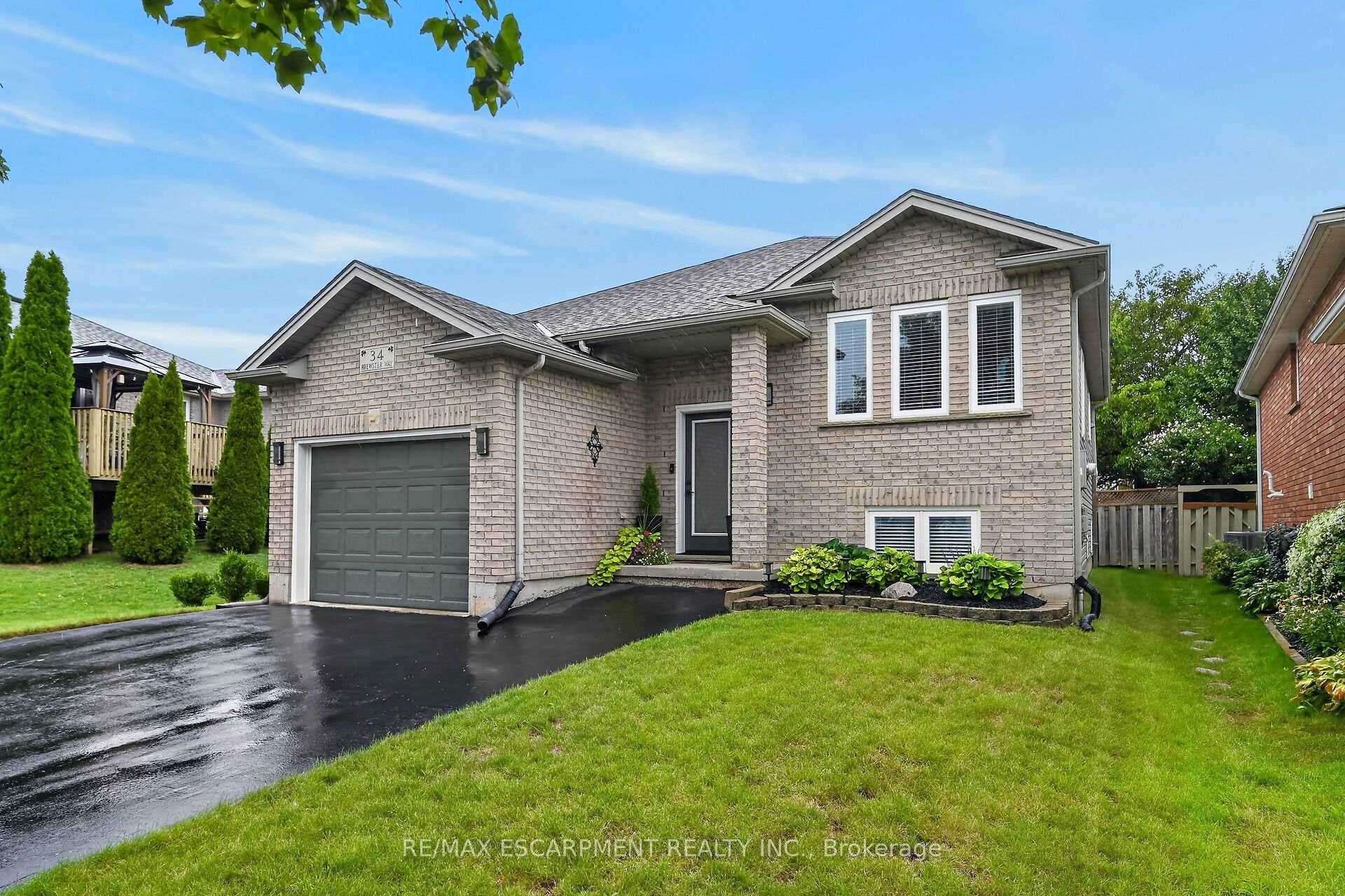 Photo 1 of 34 Brewster Way, Brantford, West Brant — HOMEH