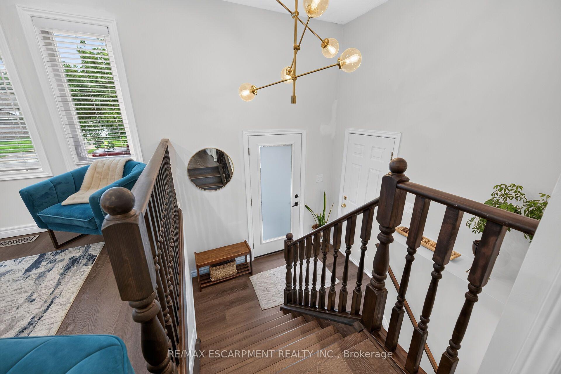 Photo 6 of 34 Brewster Way, Brantford, West Brant — HOMEH