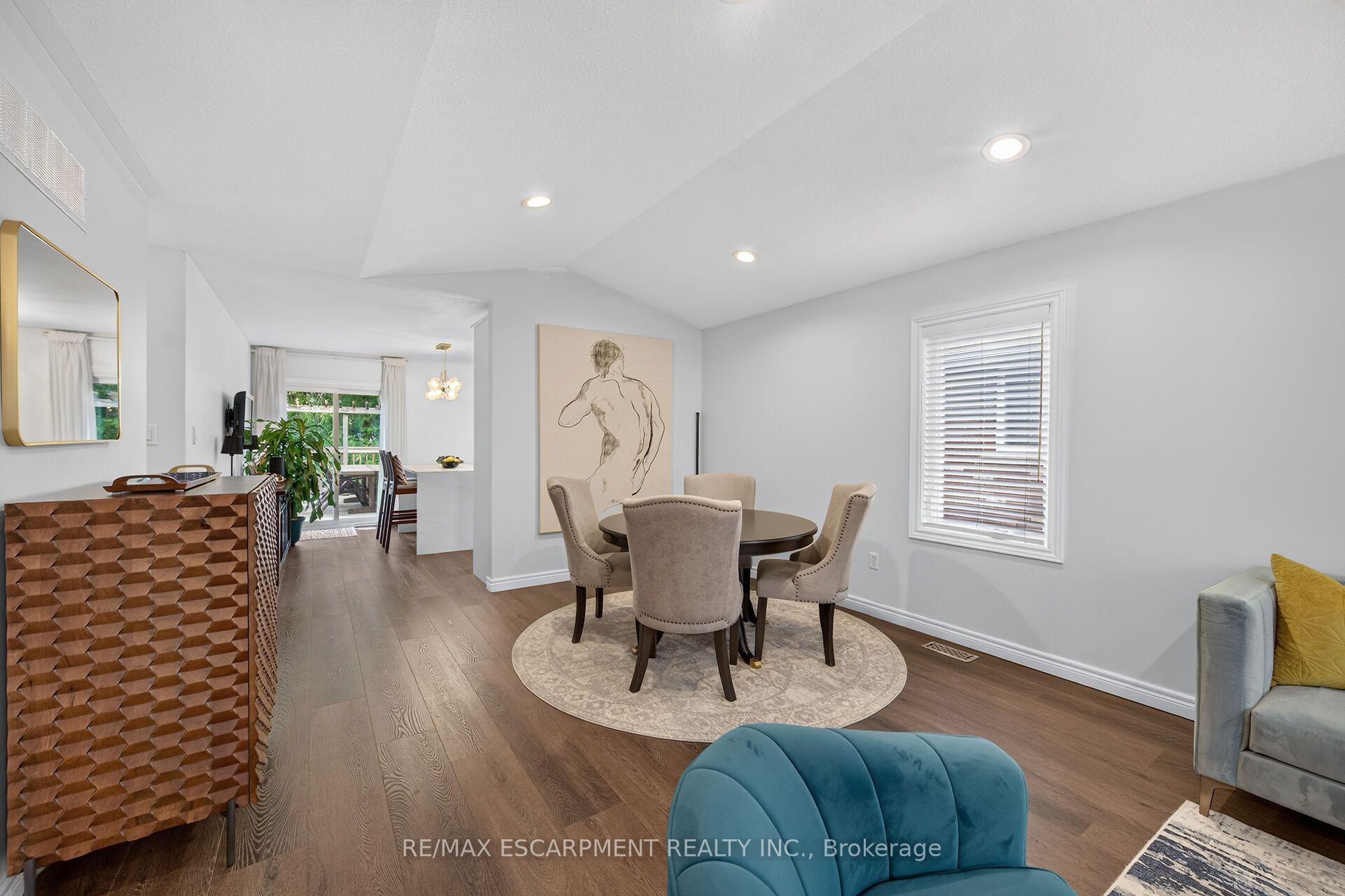 Photo 7 of 34 Brewster Way, Brantford, West Brant — HOMEH