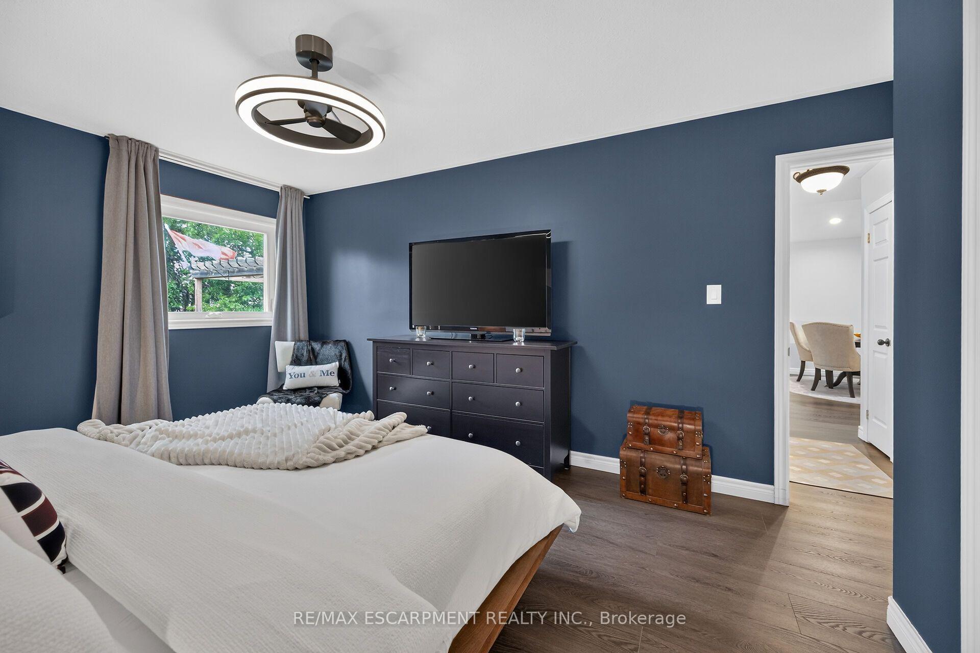 Photo 21 of 34 Brewster Way, Brantford, West Brant — HOMEH