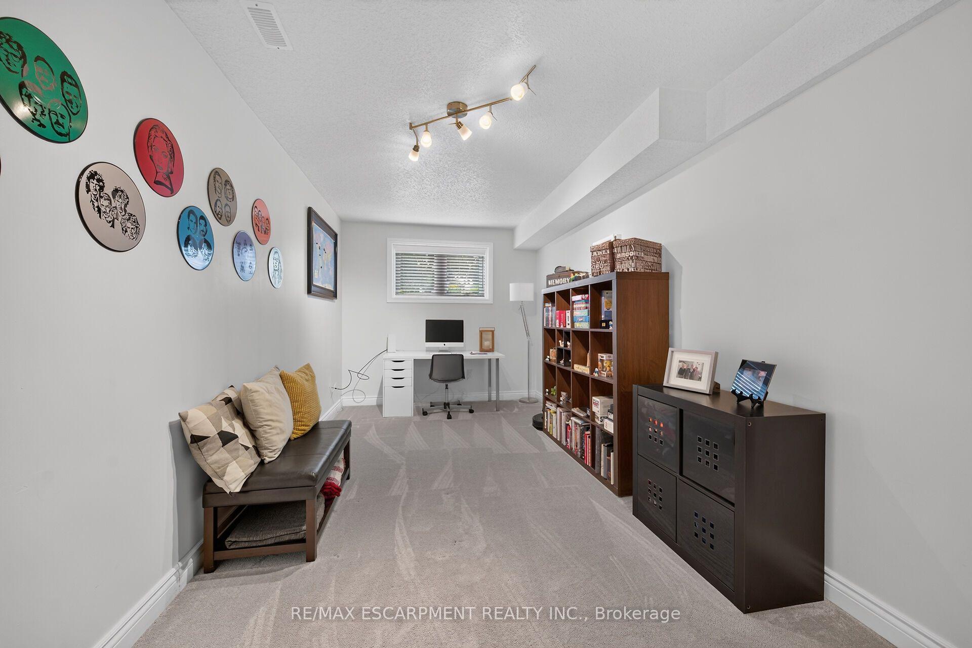 Photo 34 of 34 Brewster Way, Brantford, West Brant — HOMEH