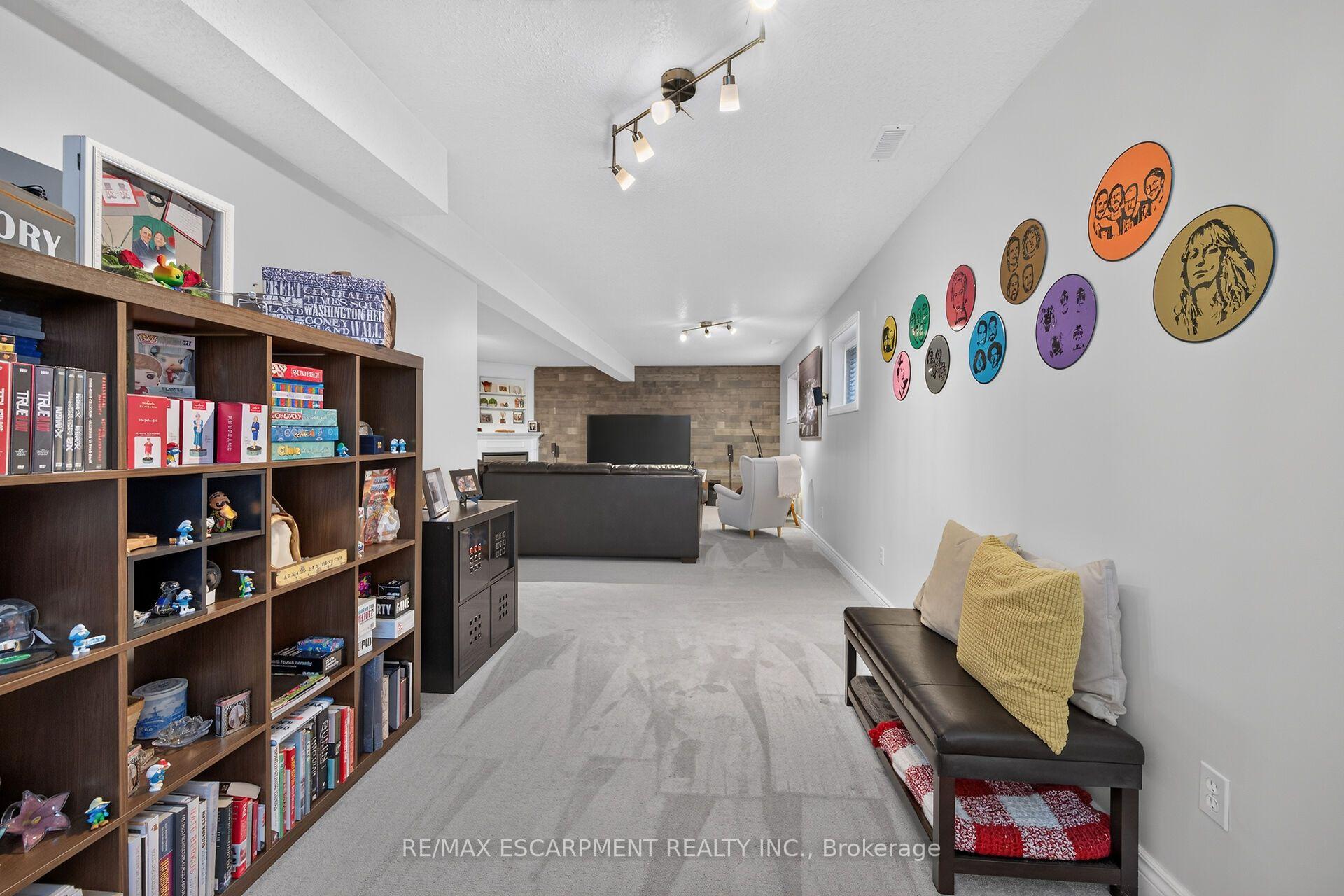Photo 35 of 34 Brewster Way, Brantford, West Brant — HOMEH
