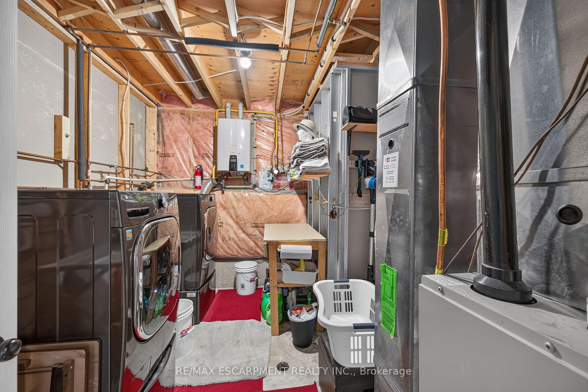 Photo 40 of 34 Brewster Way, Brantford, West Brant — HOMEH