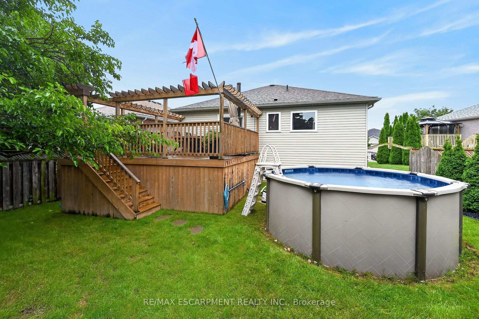 Photo 43 of 34 Brewster Way, Brantford, West Brant — HOMEH