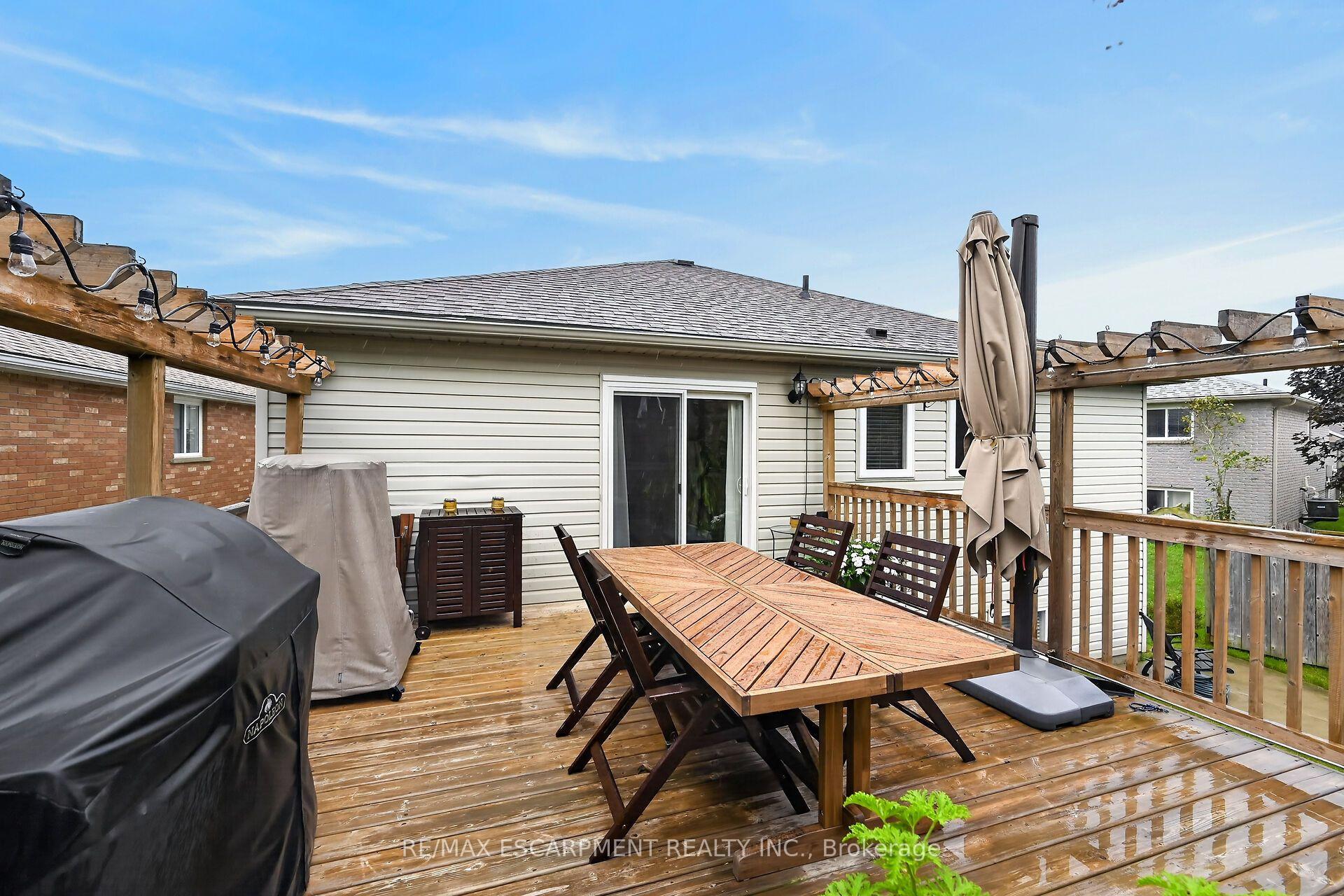 Photo 45 of 34 Brewster Way, Brantford, West Brant — HOMEH