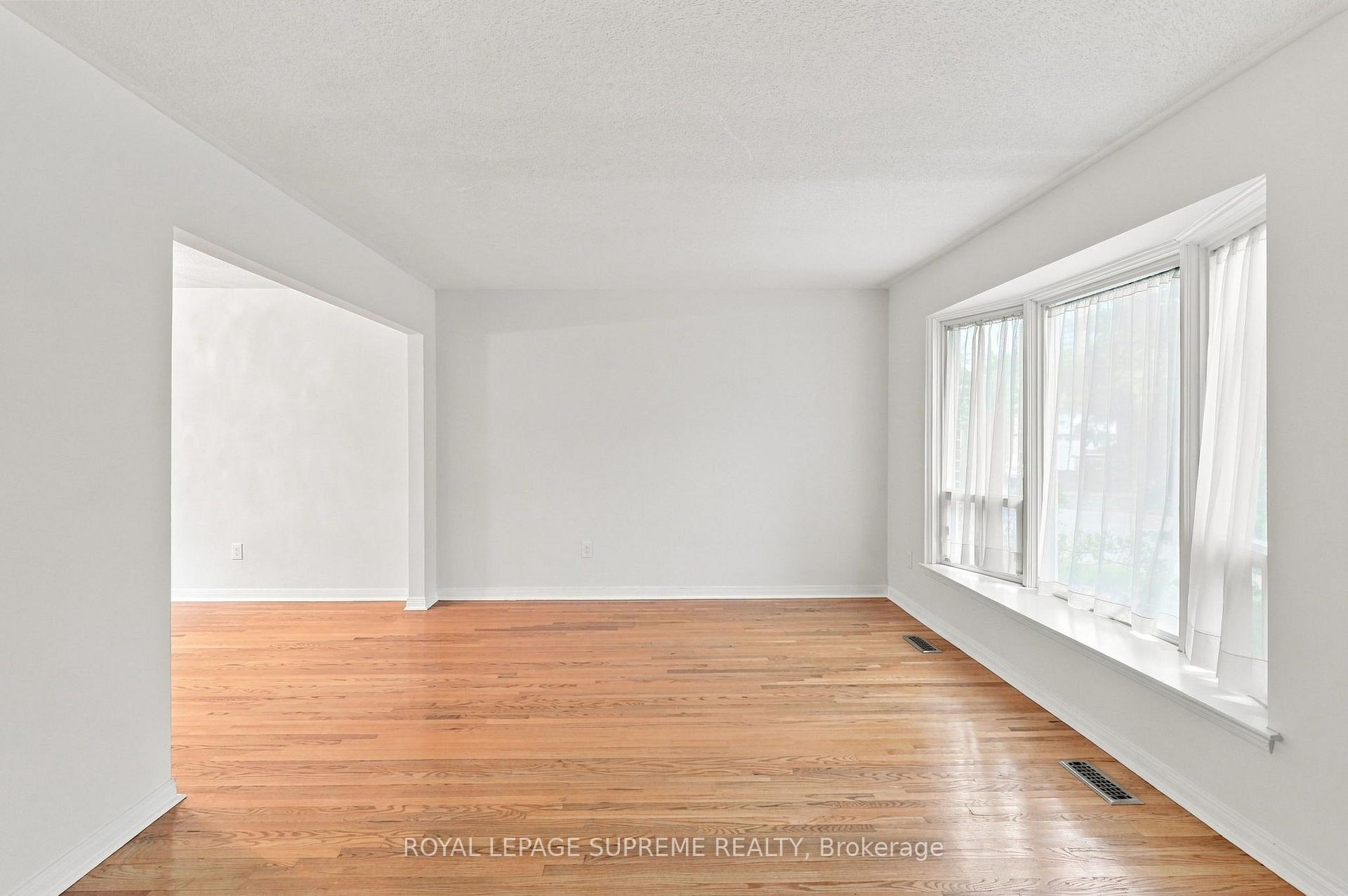 Photo 5 of 129 Briarscross Boulevard, Scarborough, Agincourt North — HOMEH