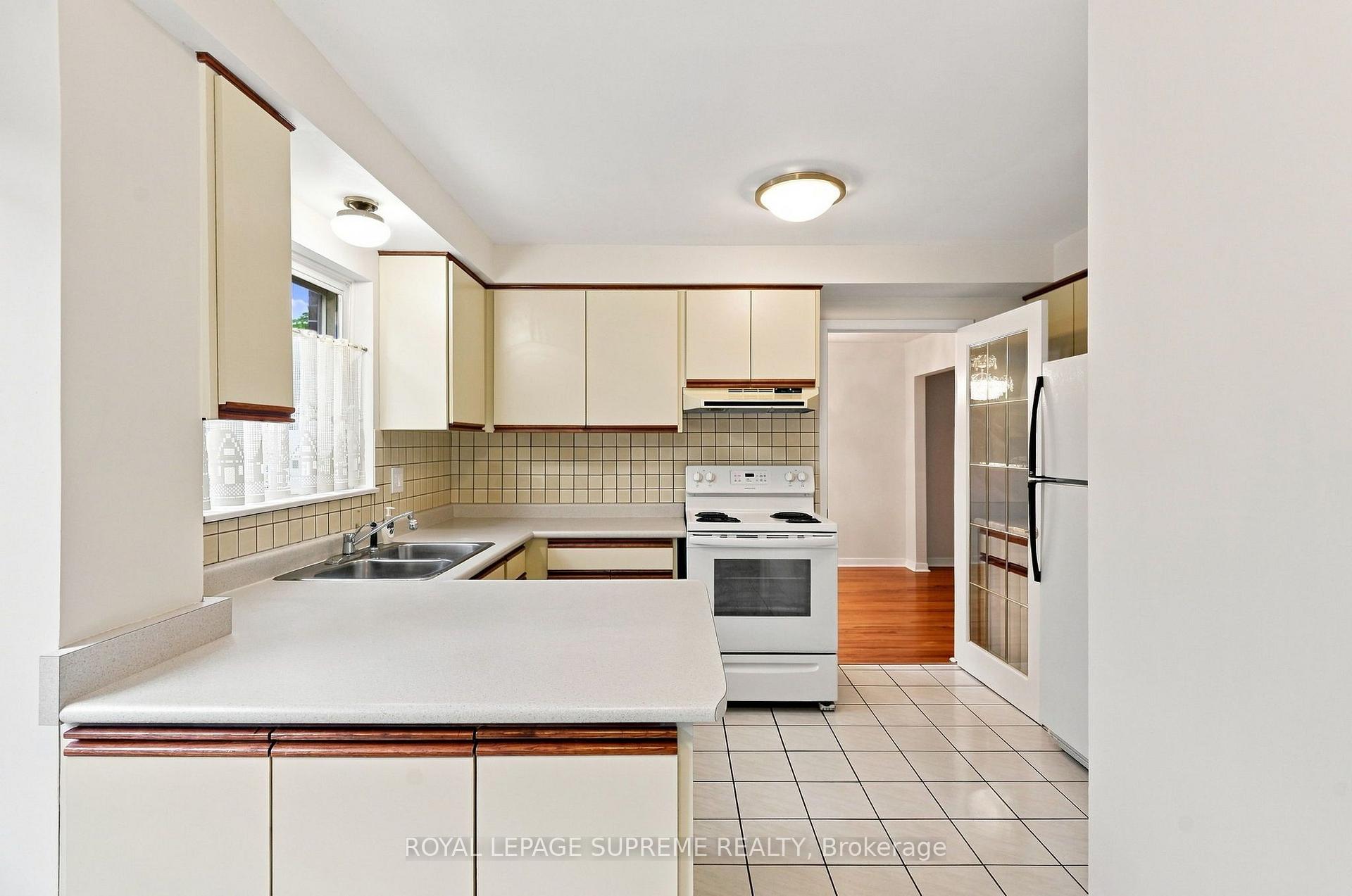 Photo 9 of 129 Briarscross Boulevard, Scarborough, Agincourt North — HOMEH