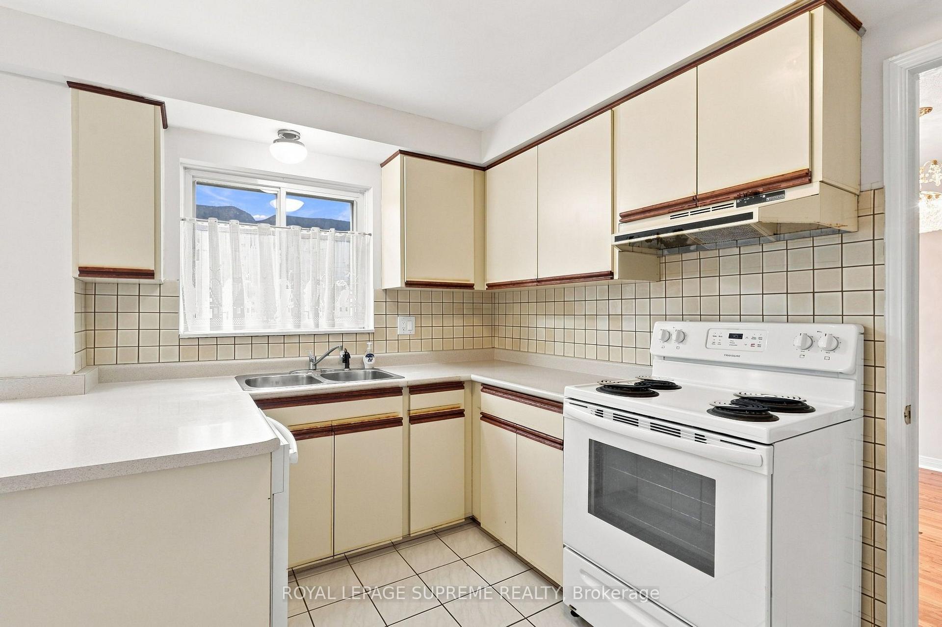 Photo 11 of 129 Briarscross Boulevard, Scarborough, Agincourt North — HOMEH