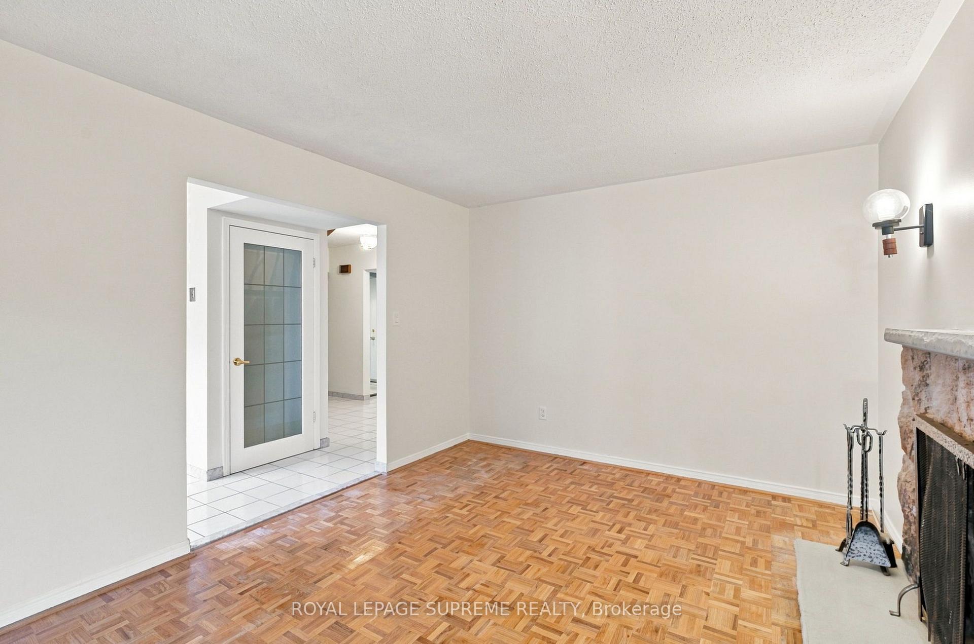 Photo 17 of 129 Briarscross Boulevard, Scarborough, Agincourt North — HOMEH